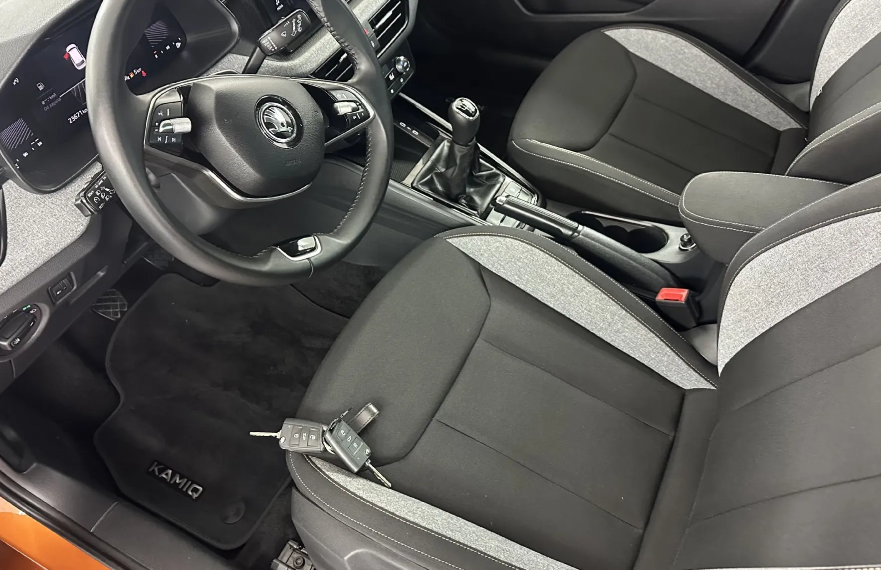 Zunanja slika - Škoda Kamiq - Selection 1.0 TSI 85 kW.LED.KAMERA.2024.23.000 KM - 19