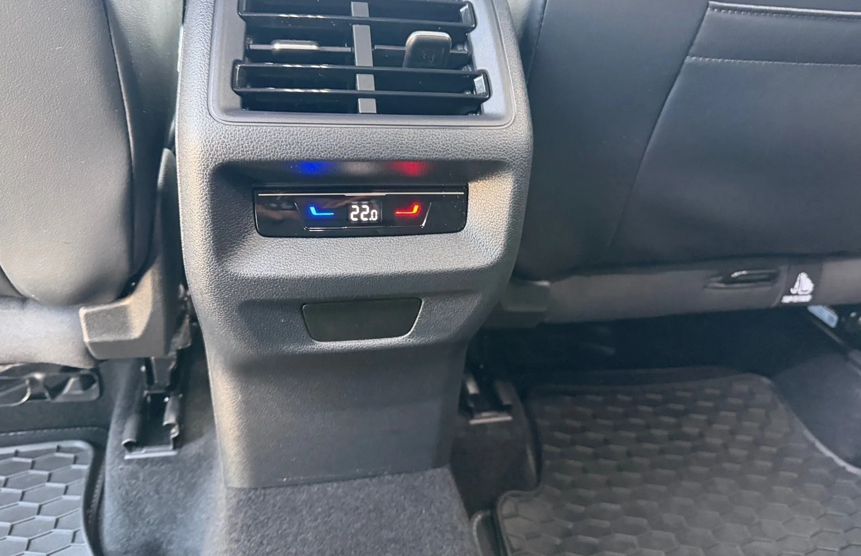 Zunanja slika - VW Tiguan - 1.5 eTSI DSG R-Line Black Style-Comfort Plus-SLO.. - 10