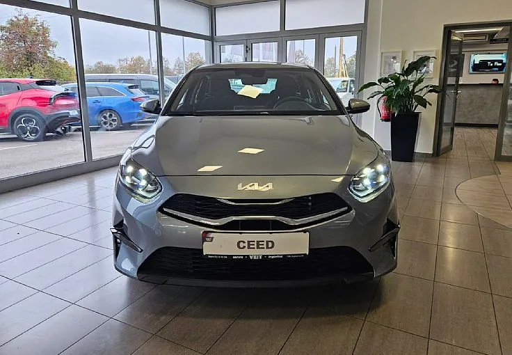 Zunanja slika - KIA Ceed - 1.0 T-GDI LX Champion+ ISG. VEČ BARV - 2