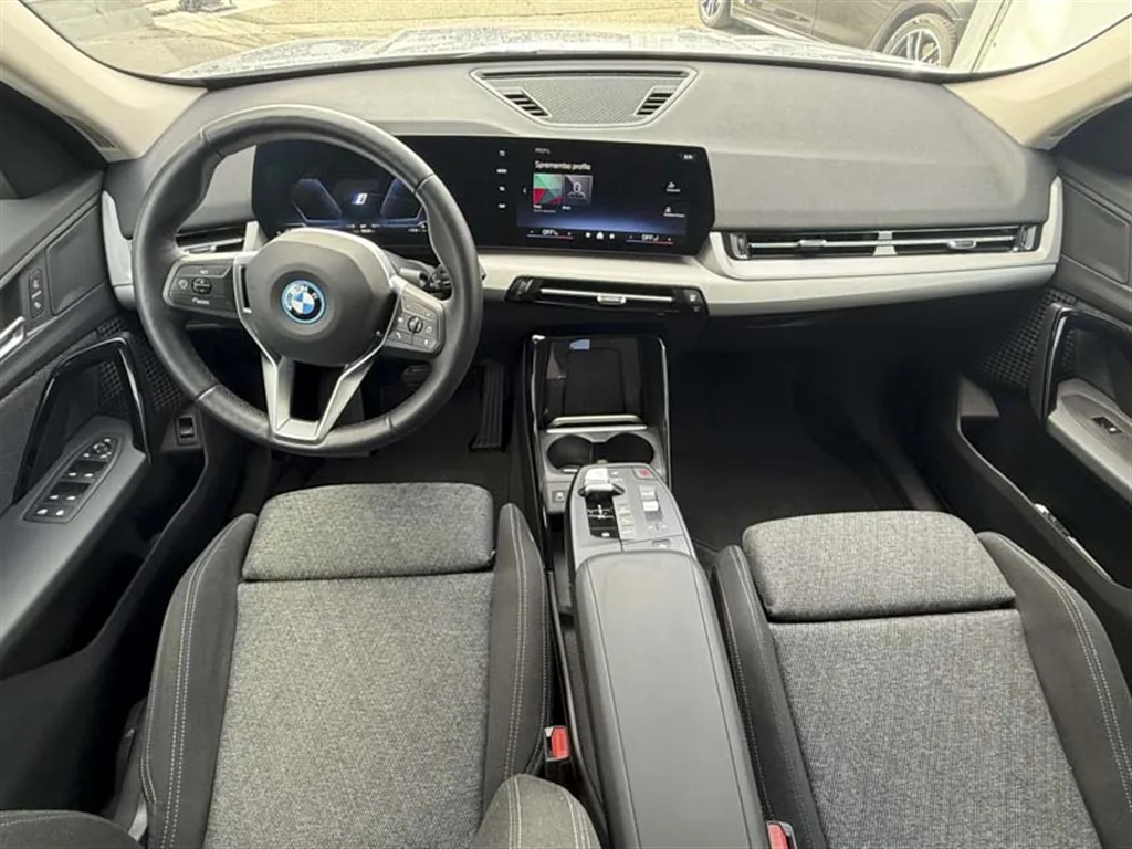 Zunanja slika - BMW X1 - xDrive30e - 7