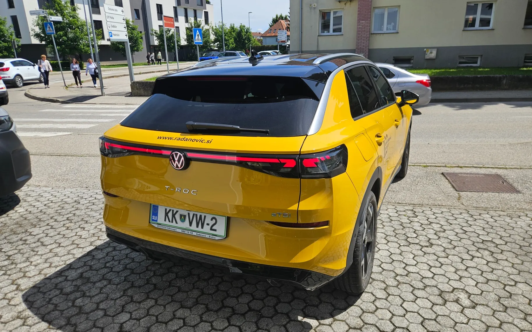 Zunanja slika - Volkswagen T-Roc - 1.5 eTSI R-Line DSG - 3