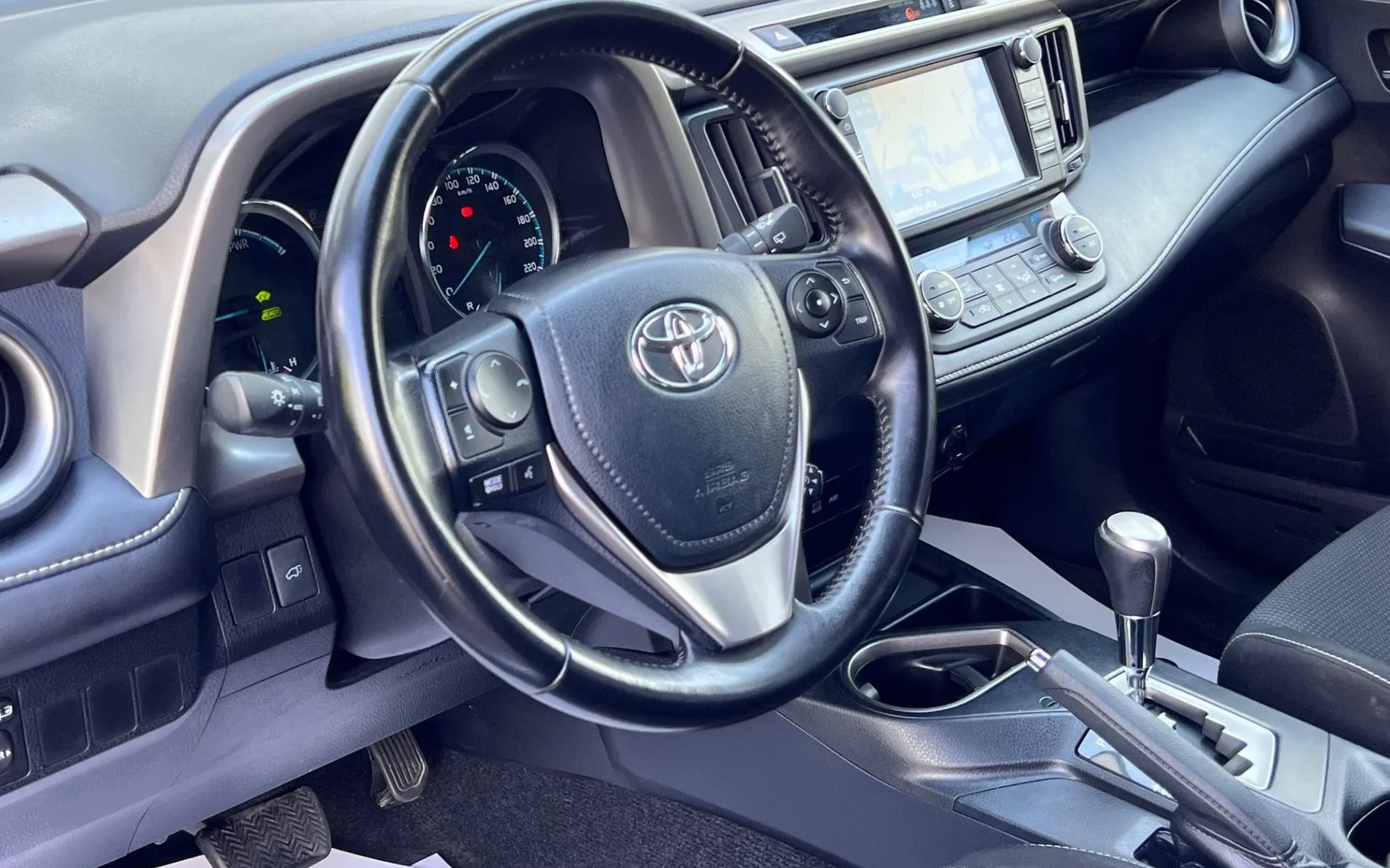 Notranja slika - Toyota RAV4 - Hybrid 2.5-SLO-NAVI-LED+R.KAMERA+KLJUKA - 11