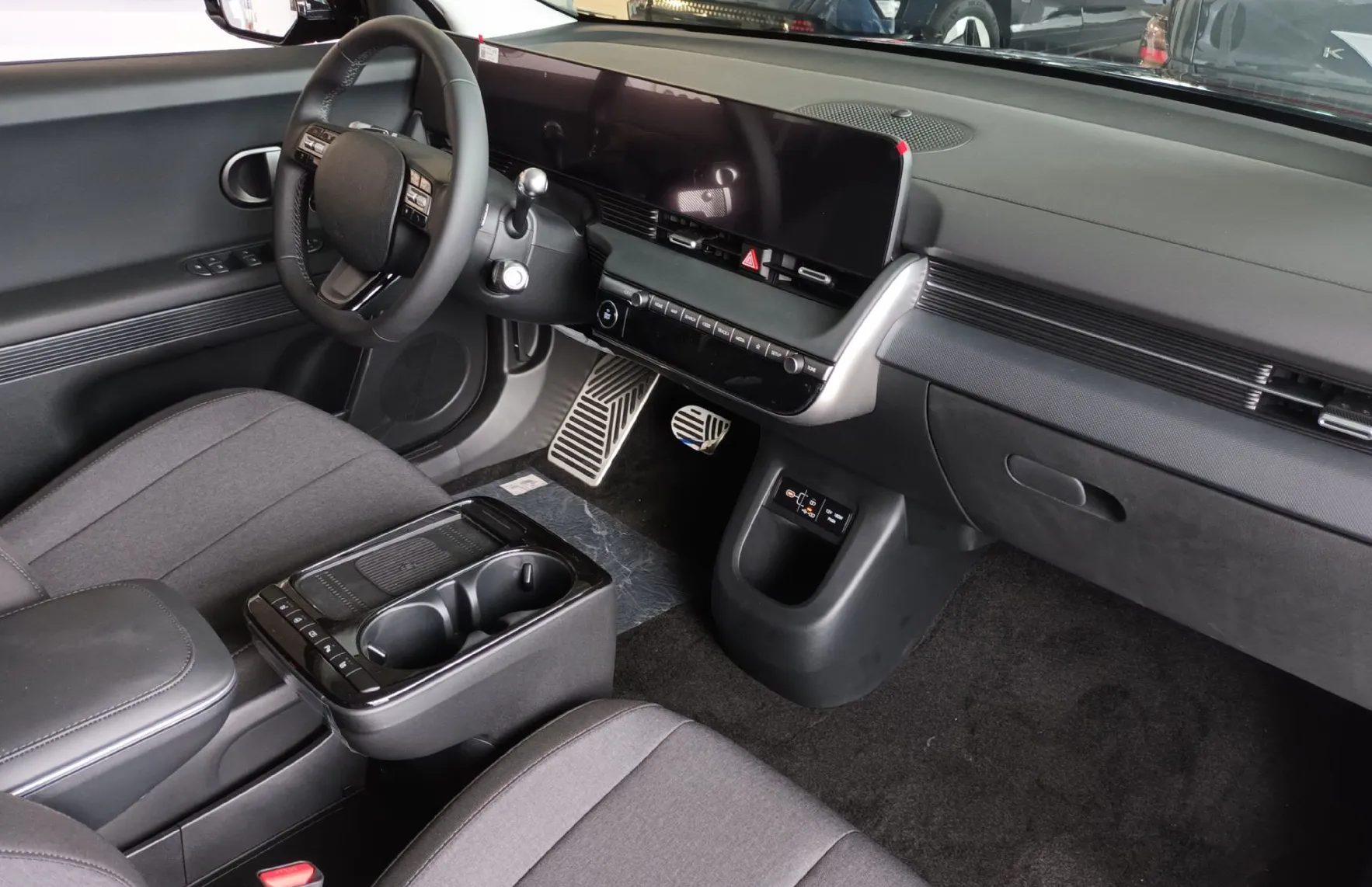 Zunanja slika - Hyundai Ioniq 5 - 168kW PREMIUM 84 kWh VOZILA V PRIHODU - 12