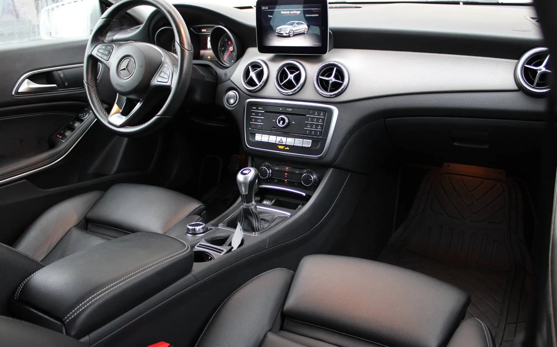 Zunanja slika - Mercedes-Benz CLA-Razred - CLA Shooting Brake CLA180d - LED NAVI PDC TEMP ALU USNJE - 7