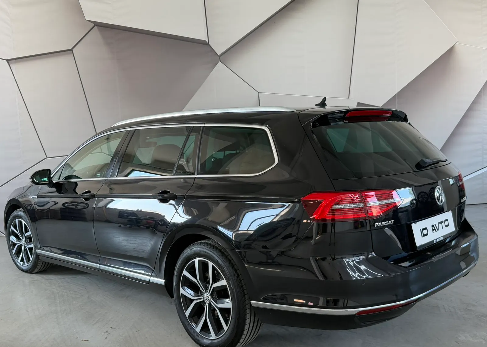 Zunanja slika - Volkswagen Passat - Variant 2,0 TDI BMT Connect DSG - 4