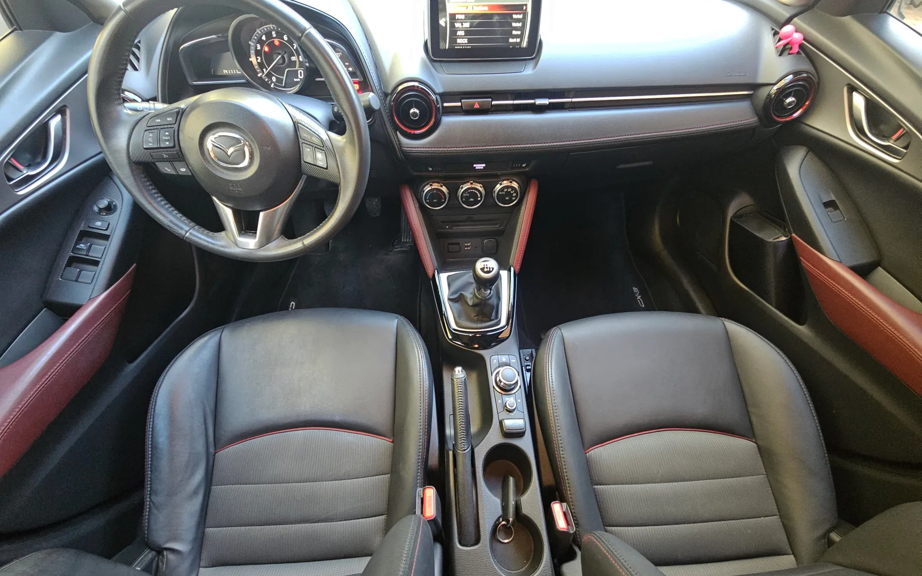 Notranja slika - Mazda CX-3 - G120 Attraction - 9