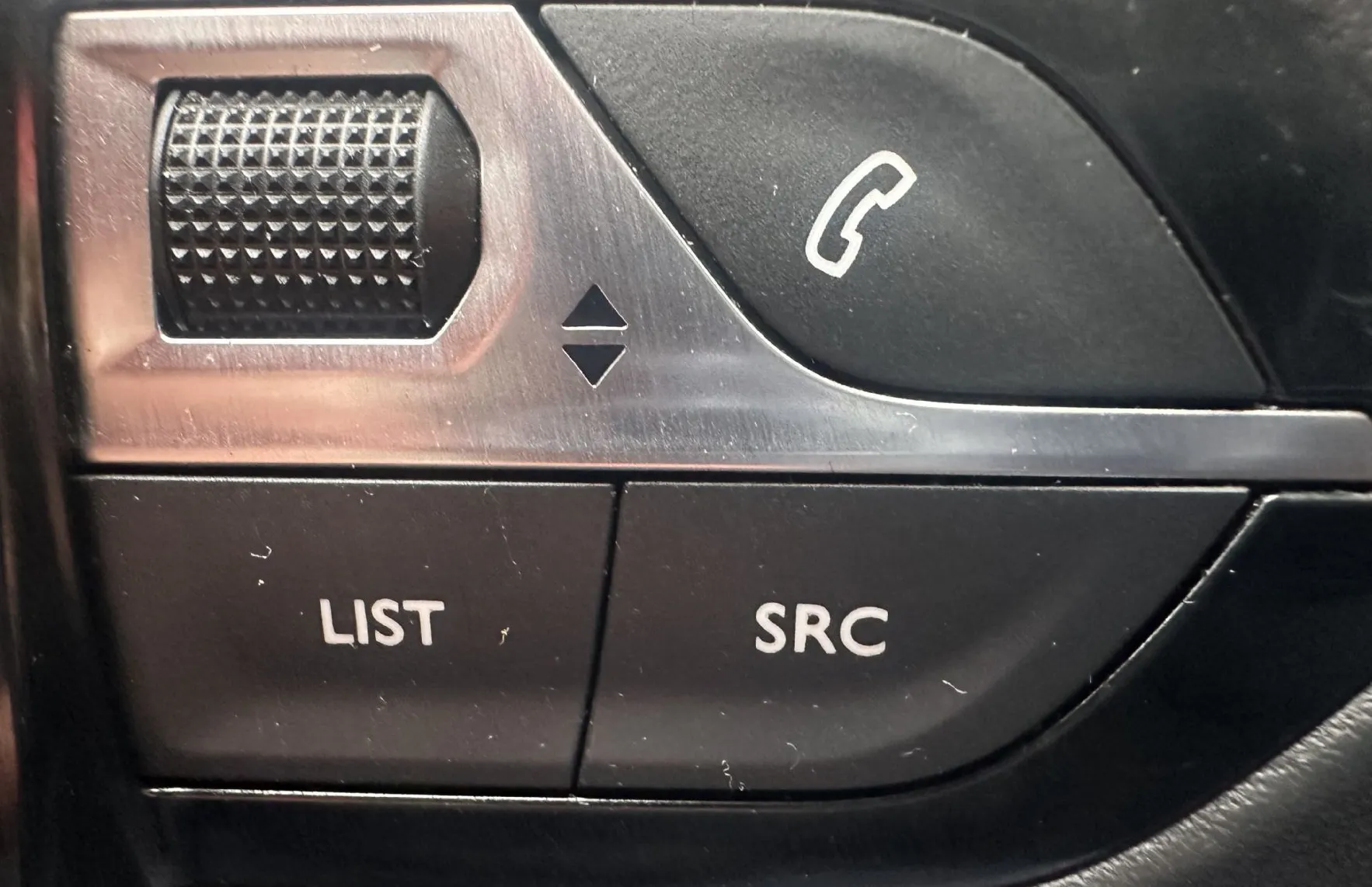 Zunanja slika - Peugeot 2008 - 1.5 BLUEHDI 130 ACTIVE.KAMERA.NAVI.LED.SAMO 90.000 - 8