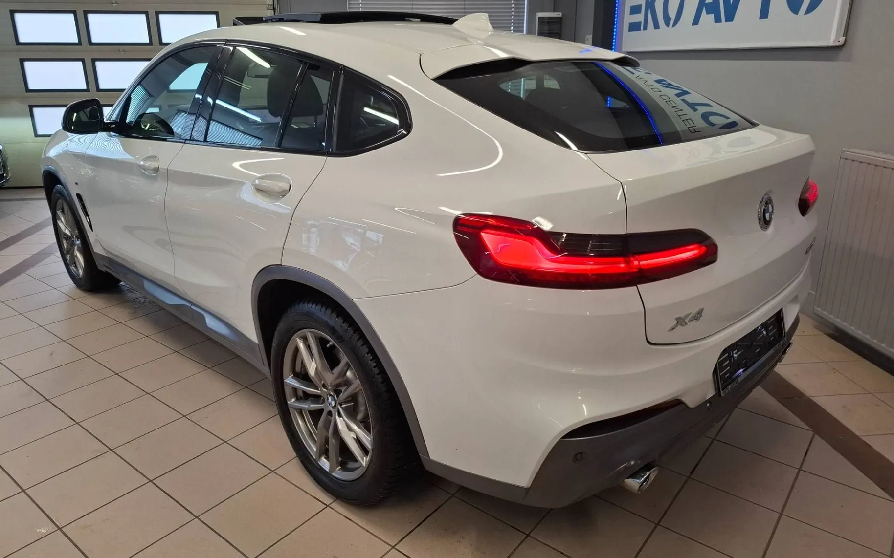 Zunanja slika - BMW serija X4: - xDrive20d M SPORT-PANORAMA-LED-VELIKA NAVI-PDC... - 3
