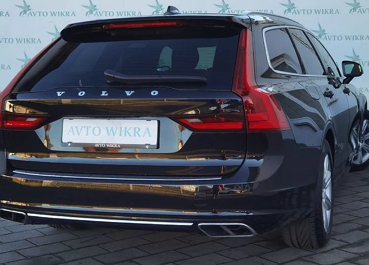 Zunanja slika - Volvo V90 - D3 A Momentum LED•ACC•VIRTUAL•GRETJE•KAMERA•17C• - 4