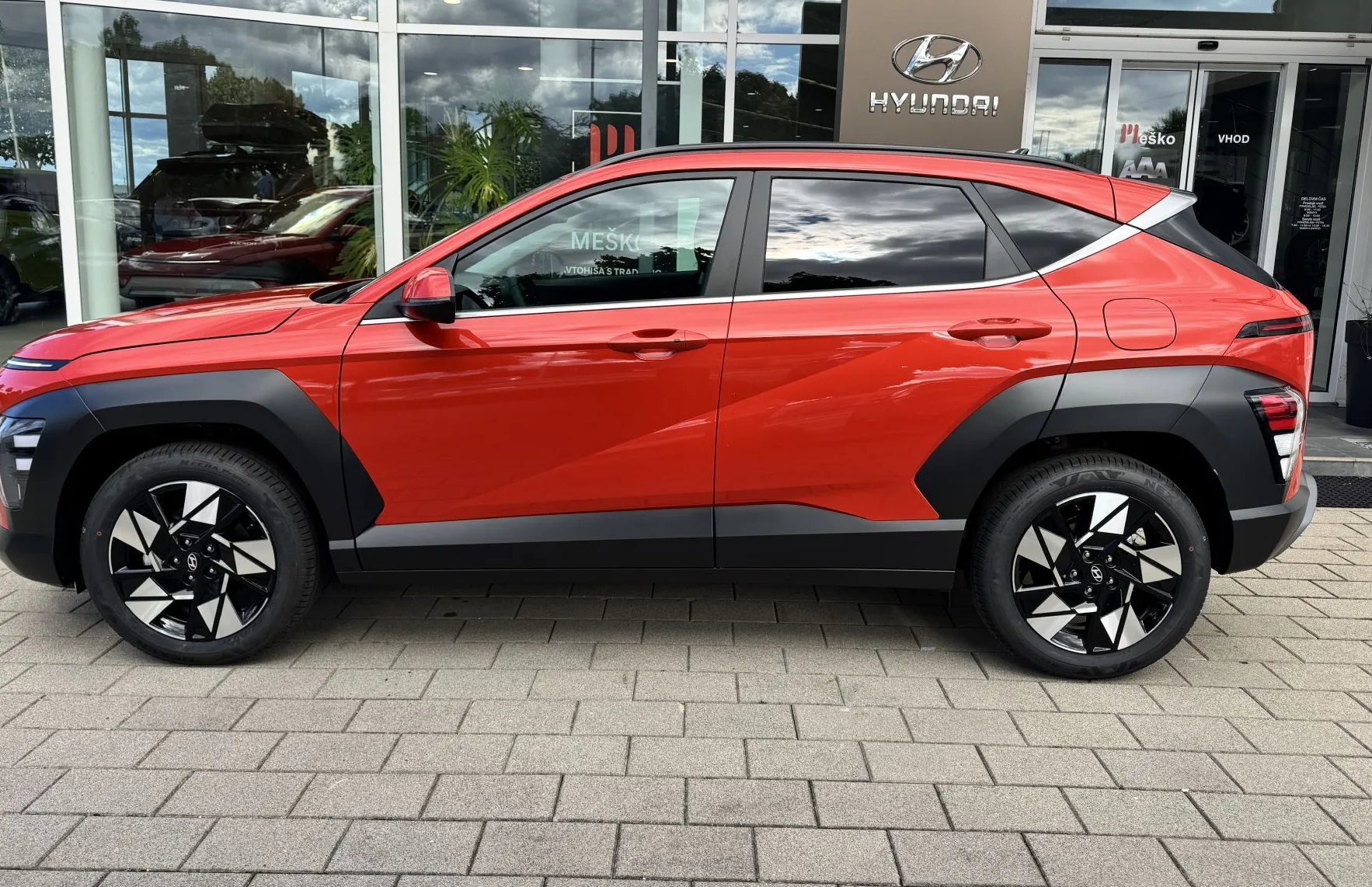 Zunanja slika - Hyundai Kona - 1.6 GDI   hibrid Premium DCT+ZIMSKE PNEVMATIKE - 3