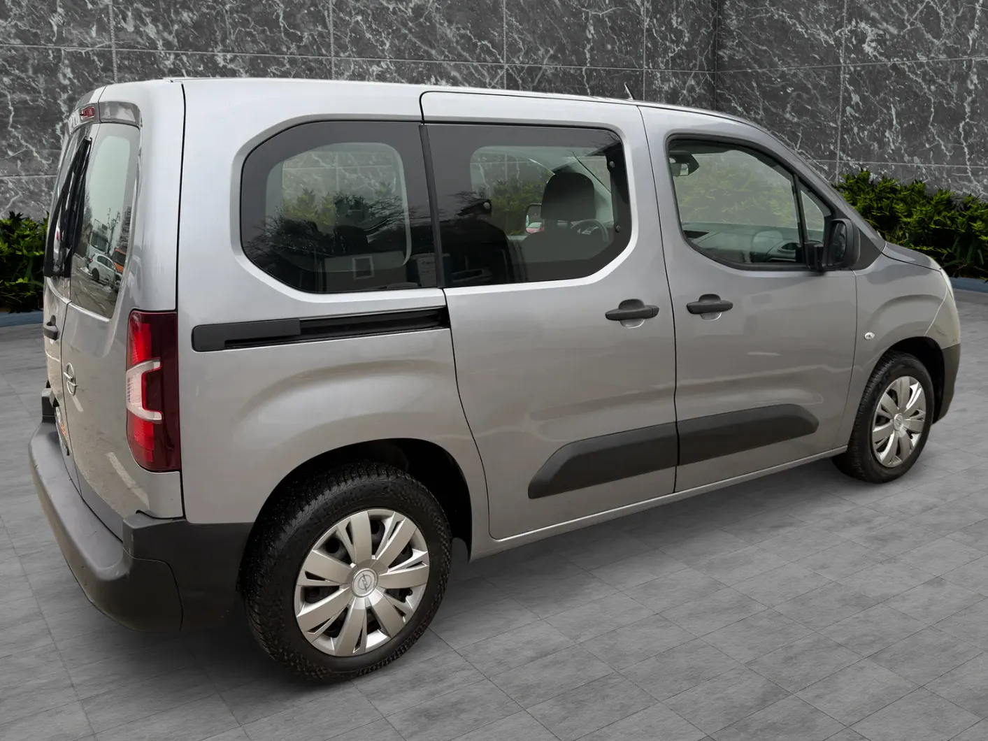 Zunanja slika - Opel Combo - Life 1,2 L1H1 Enjoy Start/Stop - 5