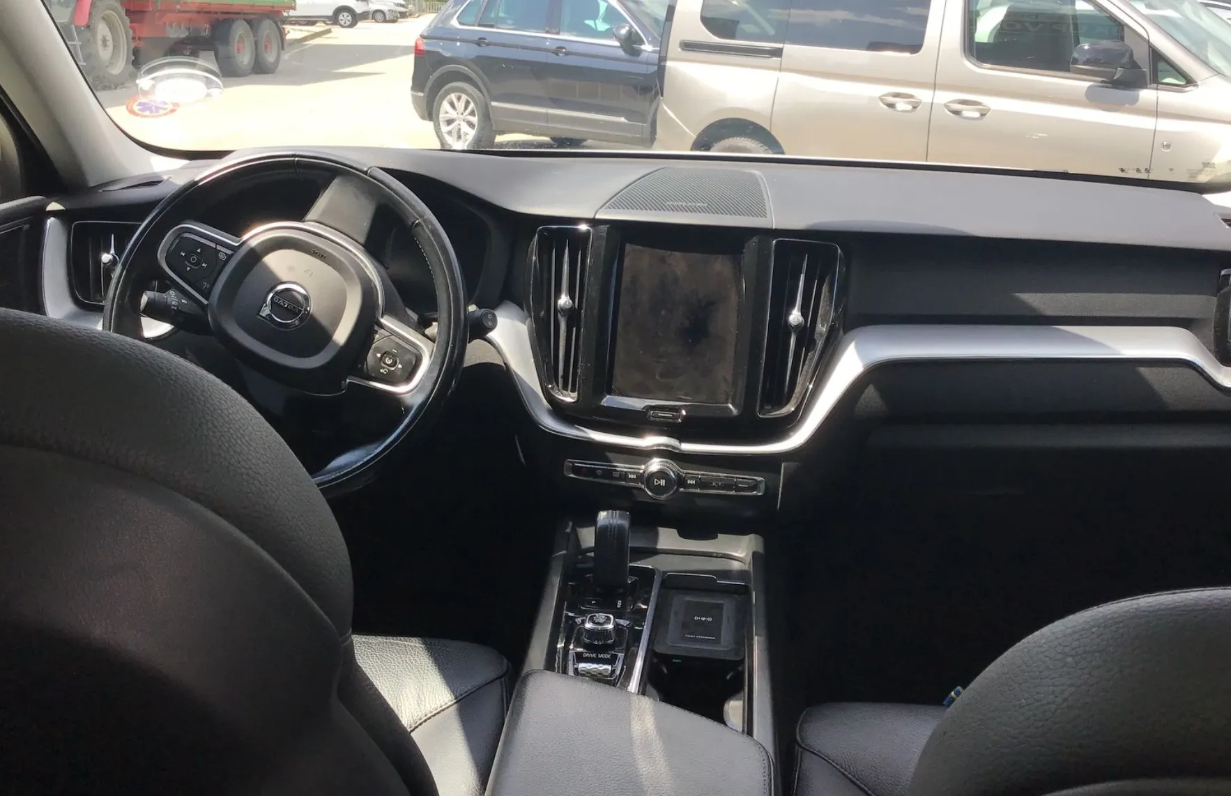 Zunanja slika - Volvo XC60 - B5P AWD Momentum Pro Avt. - 6
