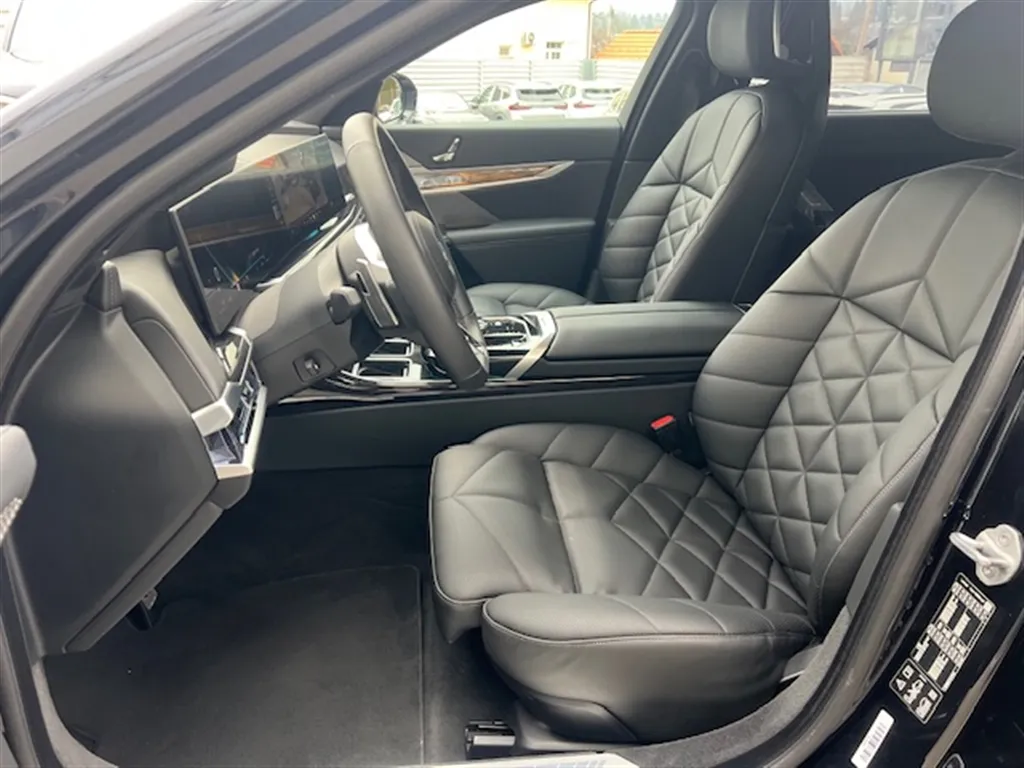 Zunanja slika - BMW Serija 7 - 740D XDRIVE - 6