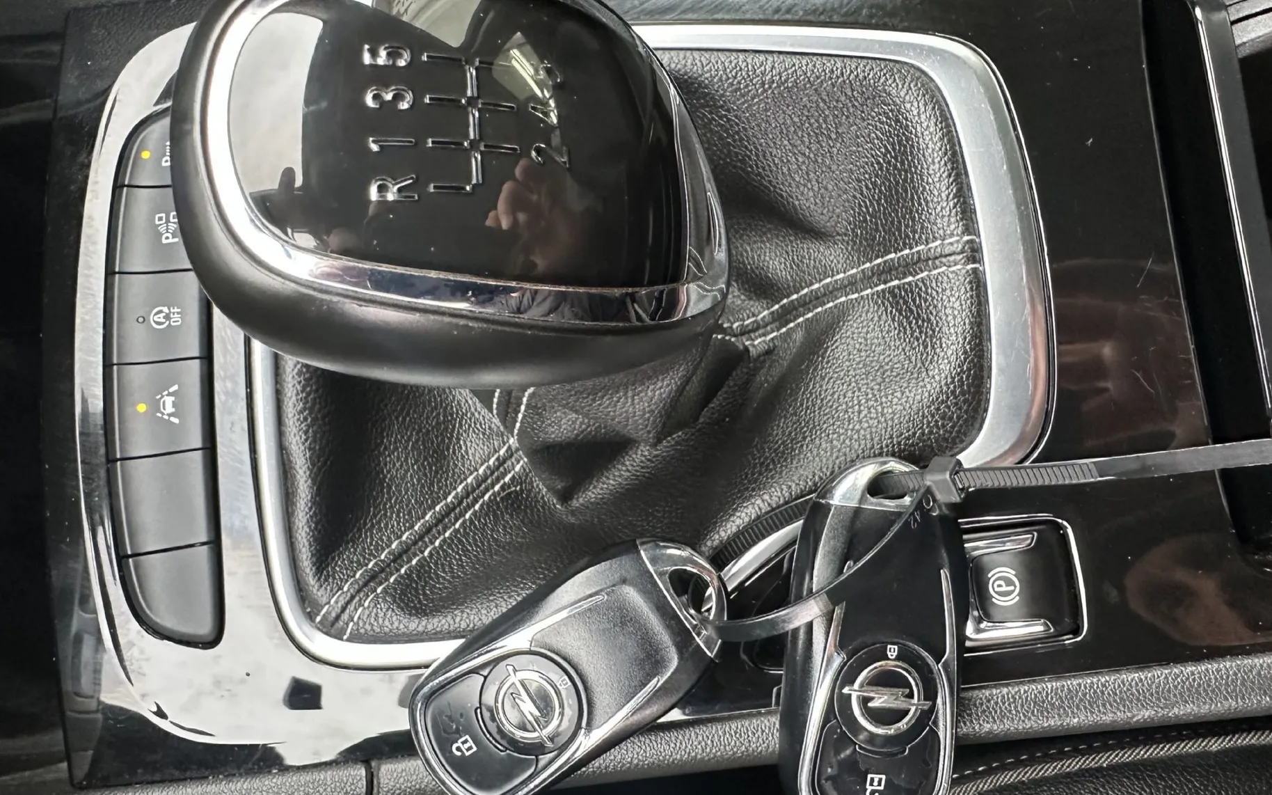 Notranja slika - Opel Insignia - 2.0 CDTI Innovation.NEMŠKI+4ALU.KAMERA.USNJE.DIZEL - 10