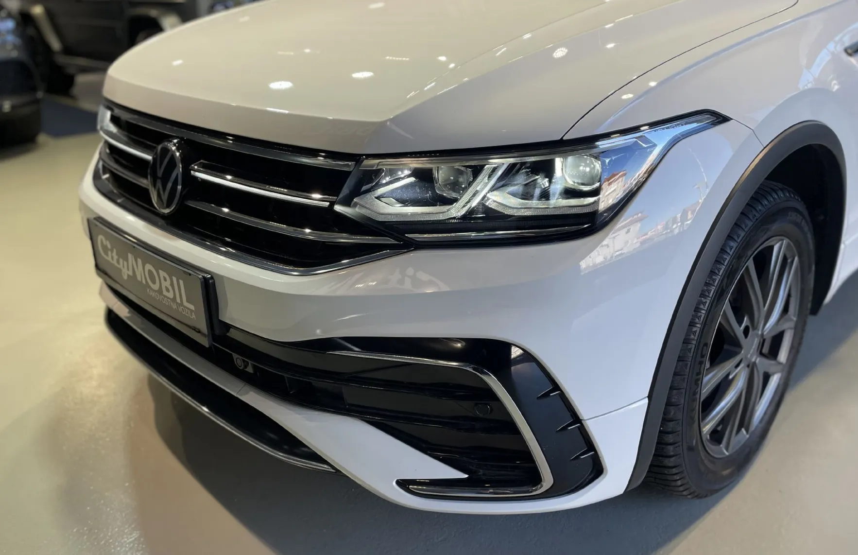 Zunanja slika - VW Tiguan Allspace - 1.LASTNIK-SLO-R LINE-VIRTUAL-NAVIGACIJA-LED-LANE - 8