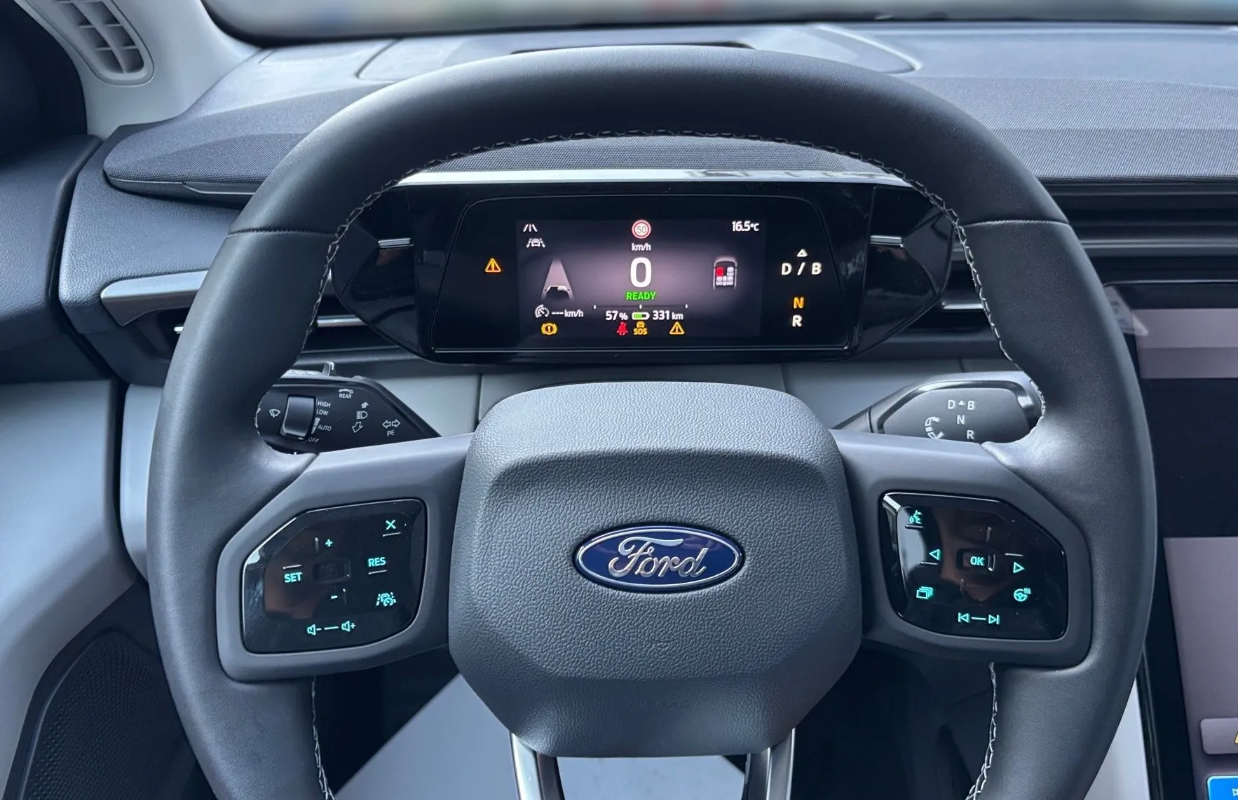 Zunanja slika - Ford Explorer - EV SELECT elektromotor 77 kWh 286PS AUT - 16