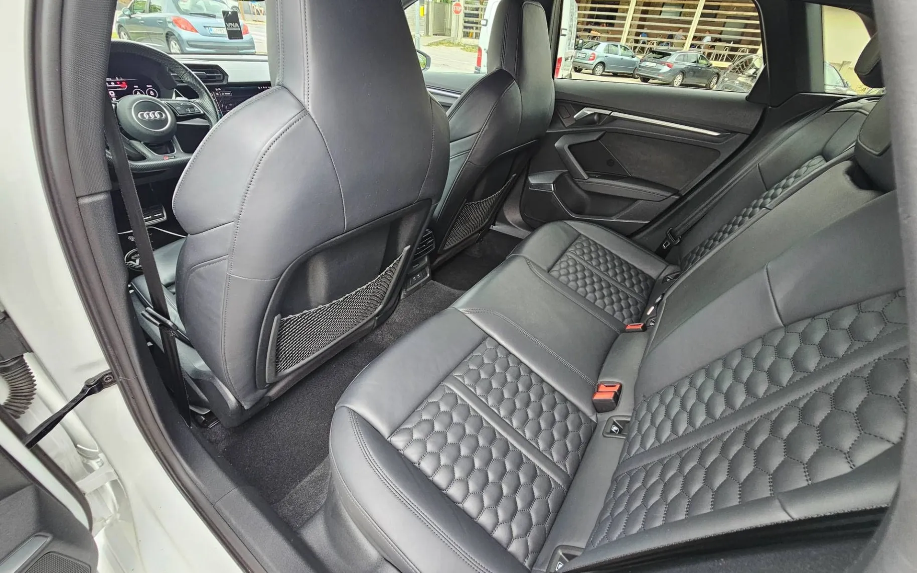 Notranja slika - Audi RS3 - Sportback quattro TFSI |VIRTUAL|BANG|RADAR|KAMERA| - 10