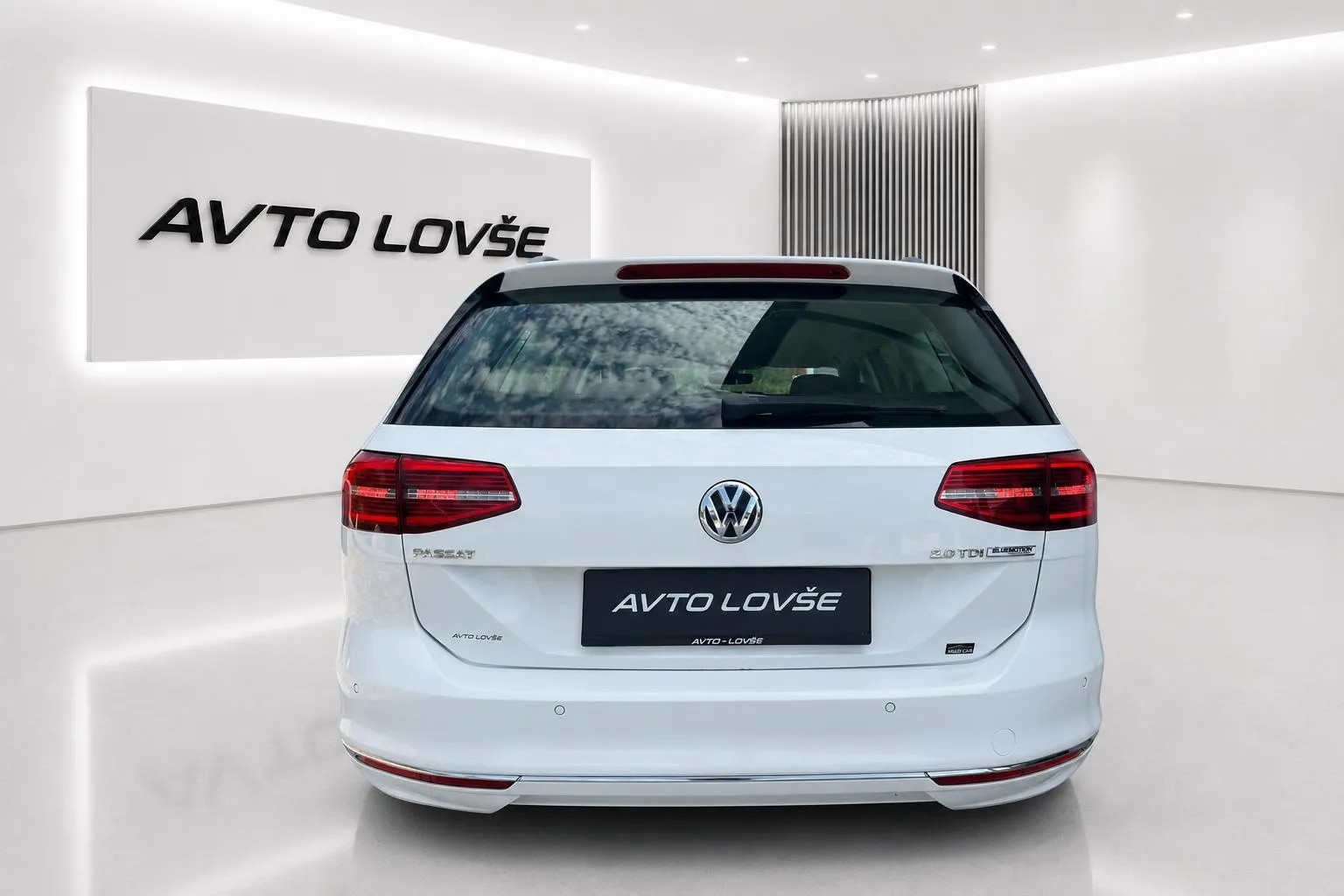 Zunanja slika - Volkswagen Passat Variant - 2.0 TDI BMT Highline-VIRTUAL-LED-ALU-PDC-ODLIČEN - 5