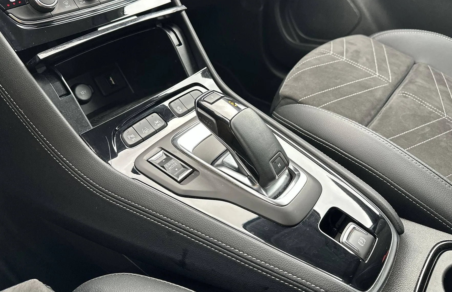 Zunanja slika - Opel Grandland X - 1.5 D AUT ULTIMATE ACC MRTVI KOT GRETJE SED+VOLAN - 18