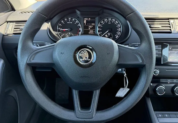 Zunanja slika - Škoda Octavia - Combi 1.6 TDI Active - 6