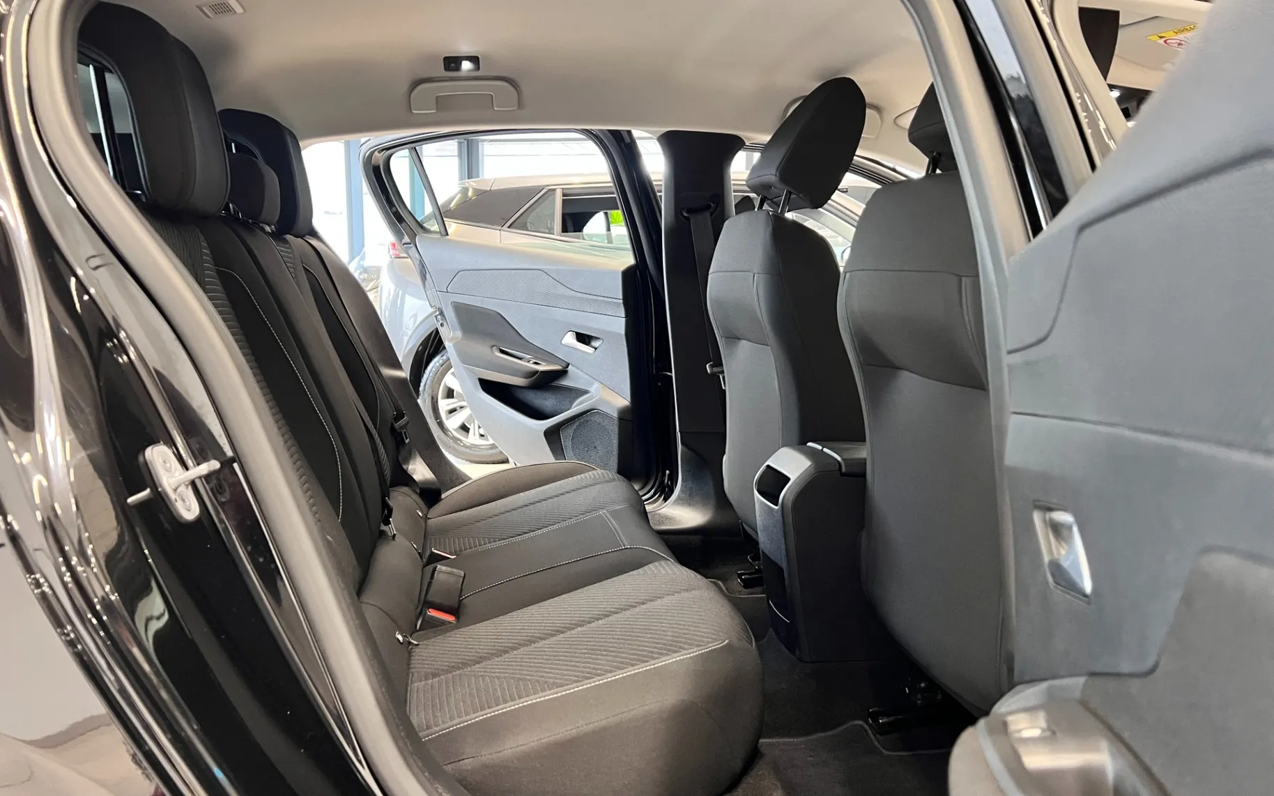 Zunanja slika - Peugeot 308 - 1.2-130KM-AUT-FULL-LED-VIRTUAL-PDC-NAVI-KEYLESS - 12