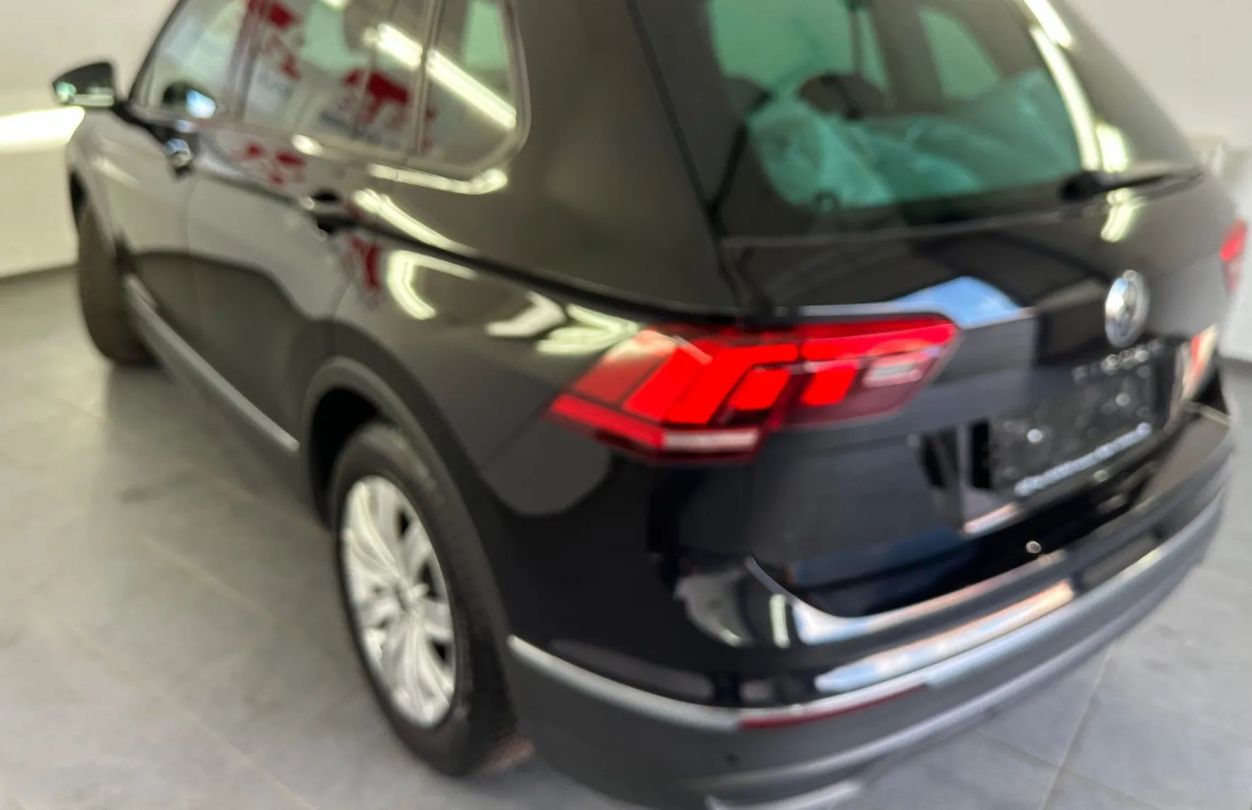 Zunanja slika - Volkswagen Tiguan - 2.0 TDI 110kW.NEMŠKI+4ALU.NAVI.AUT.GRET.SED.LED - 4
