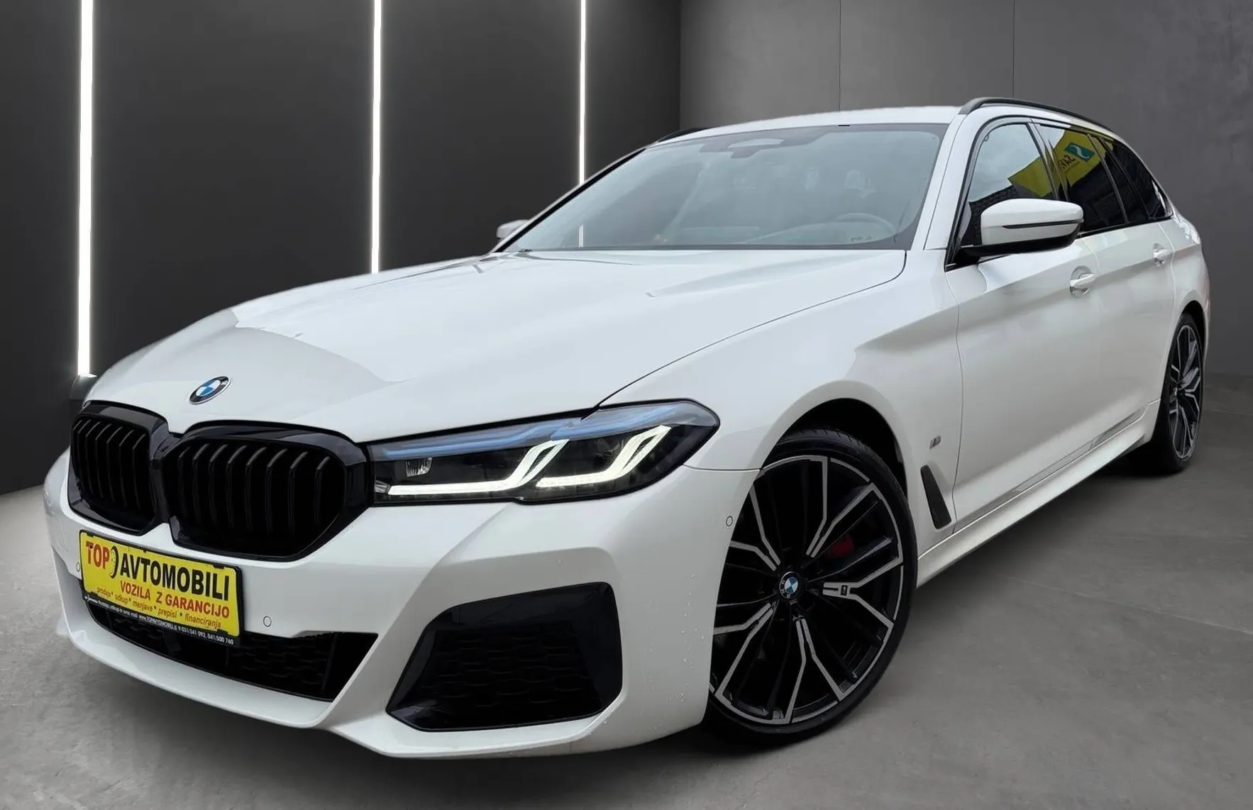 Zunanja slika - BMW Serija 5 - Touring: 540d xDrive M-PAKET LASER ACC KAM HUD NAVI KLJU - 1