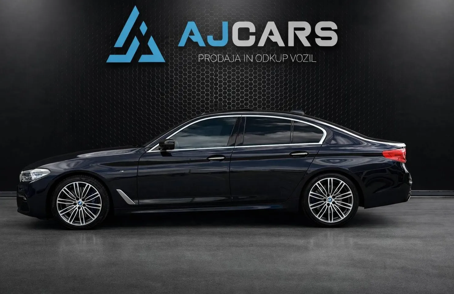 Zunanja slika - BMW Serija 5 - : 540i xDrive Msport-Virtual-Kam360-F1-Pano-Harman.. - 4