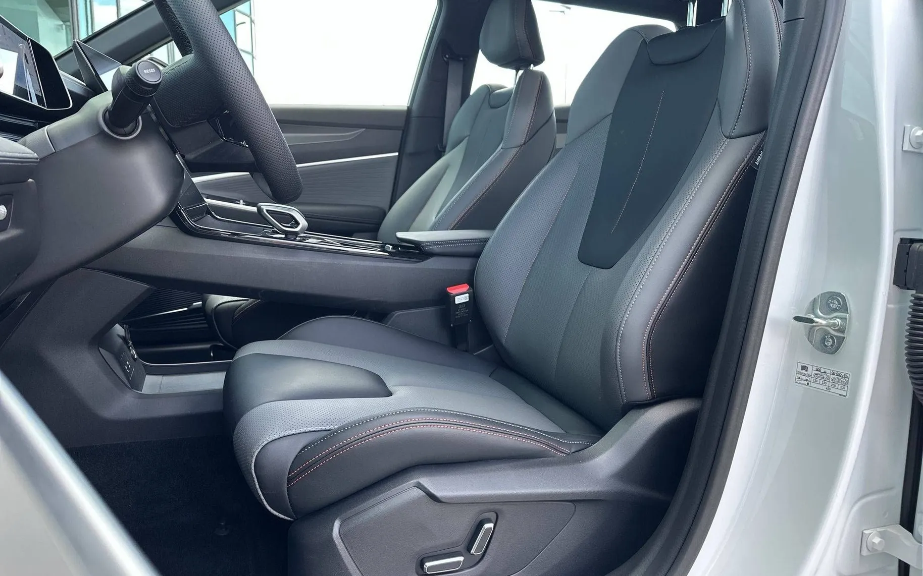 Notranja slika - Geely - Cityray GF - 10