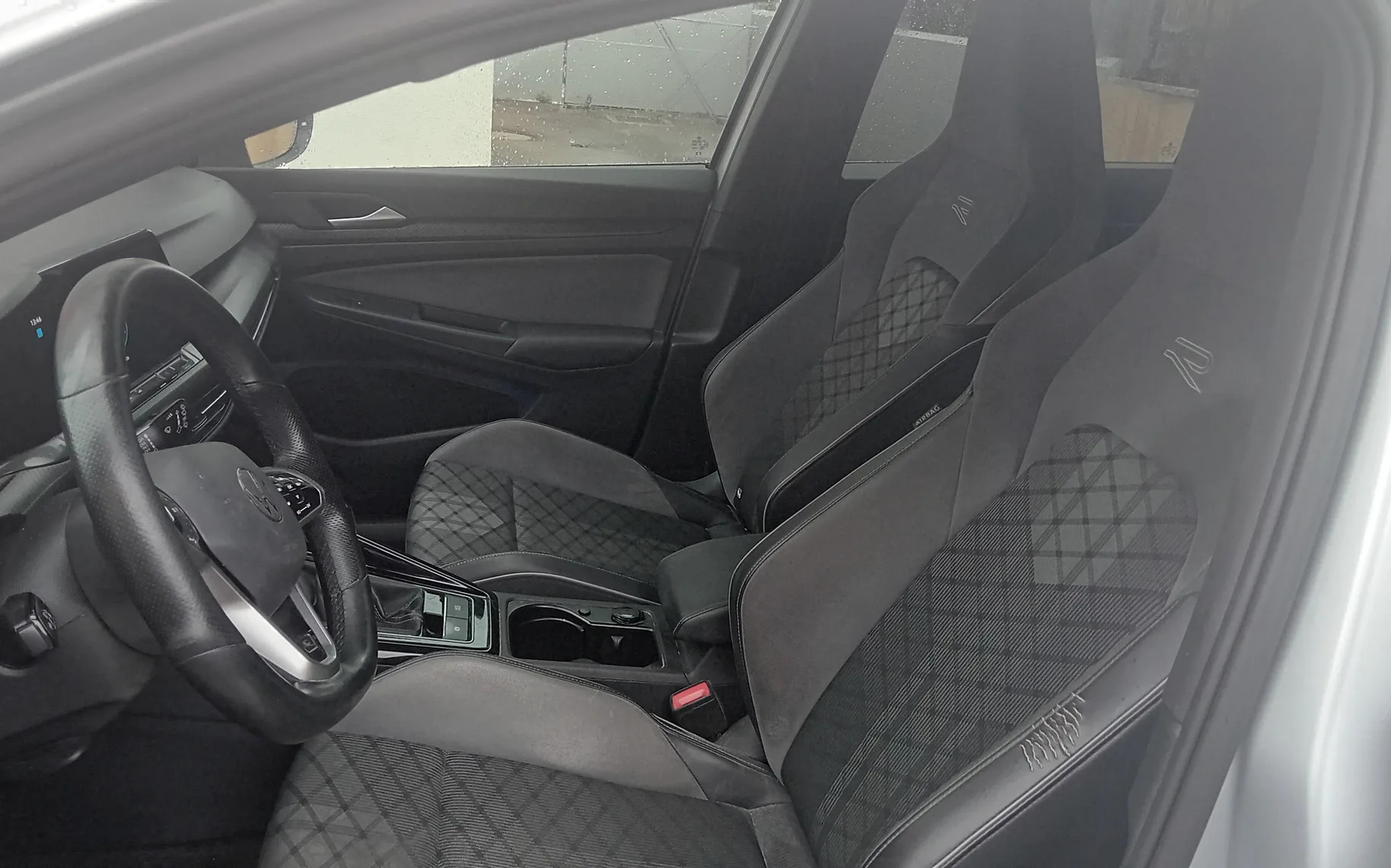 Zunanja slika - Volkswagen Golf - 1,5 eTSI ACT R-Line DSG - 4