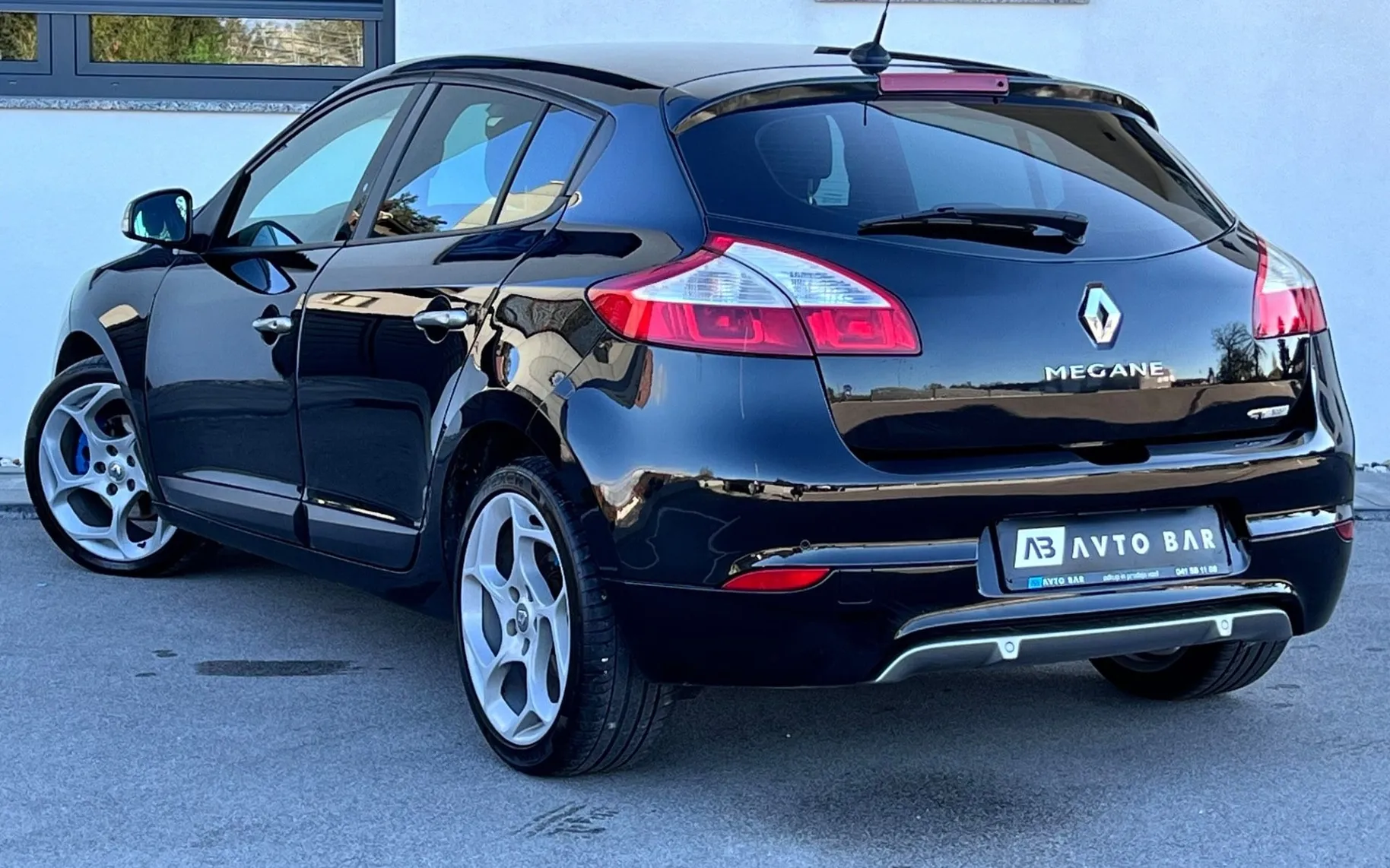 Notranja slika - Renault Megane - GT LINE 2.0 dCi+160KM+BOSE+XENON+NAVI+ALU - 8