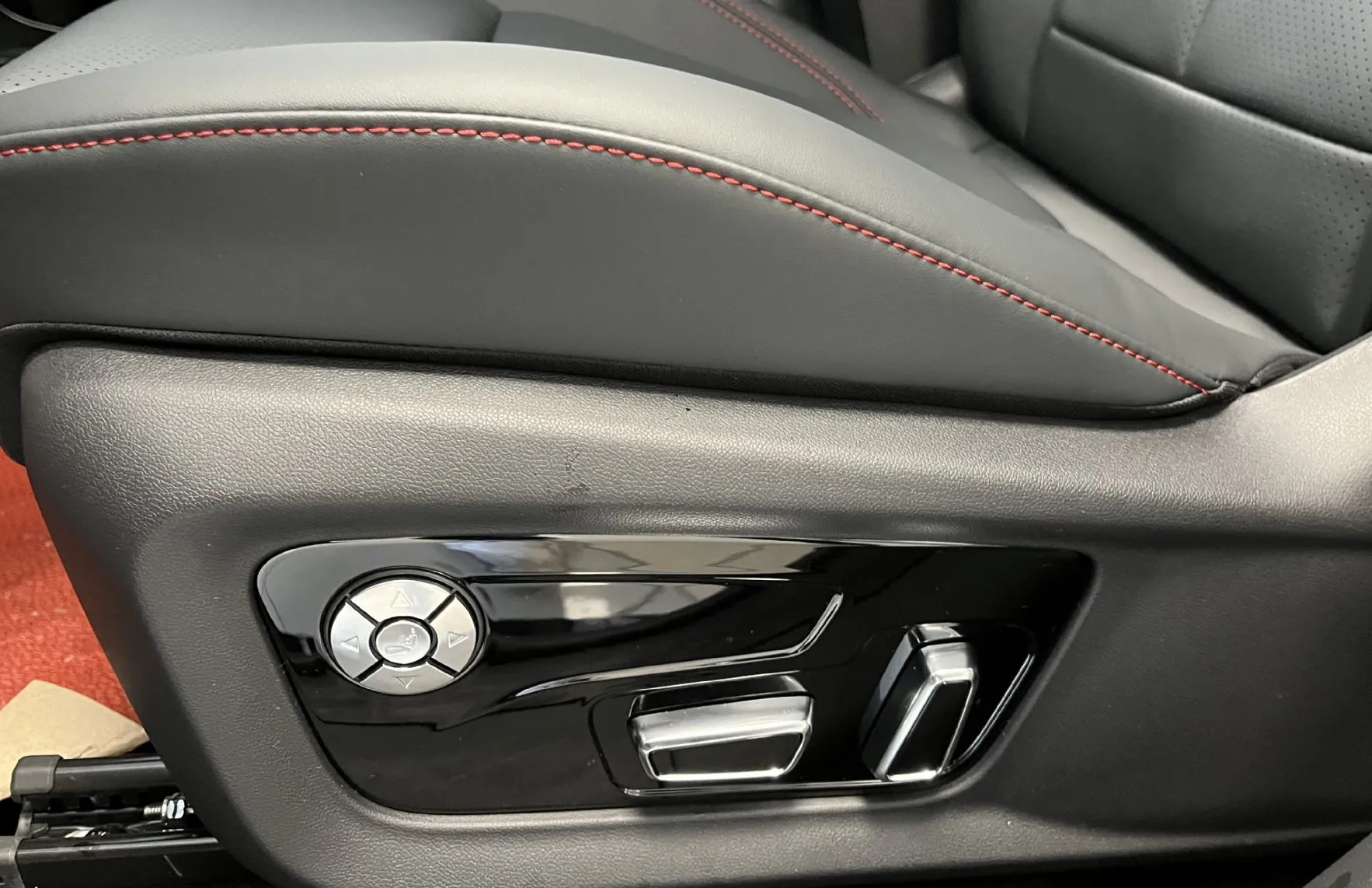 Zunanja slika - Forthing Forthing T5 EVO - T5 Evo 1.5 T-GDI LUXURY - NA ZALOGI - my 2025 - - 18