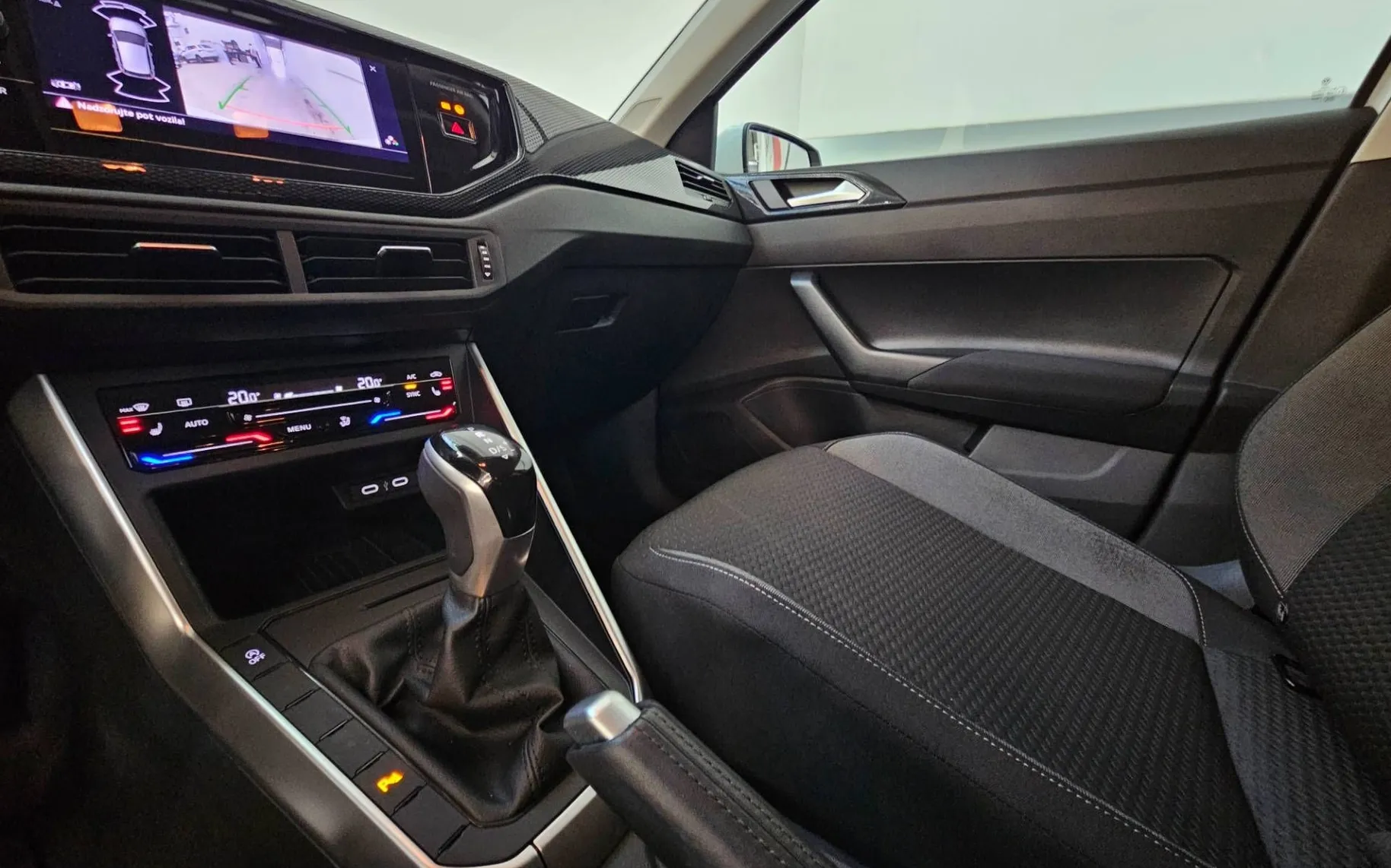 Notranja slika - Volkswagen Polo - 1.0 TSI 4ALL DSG - 8