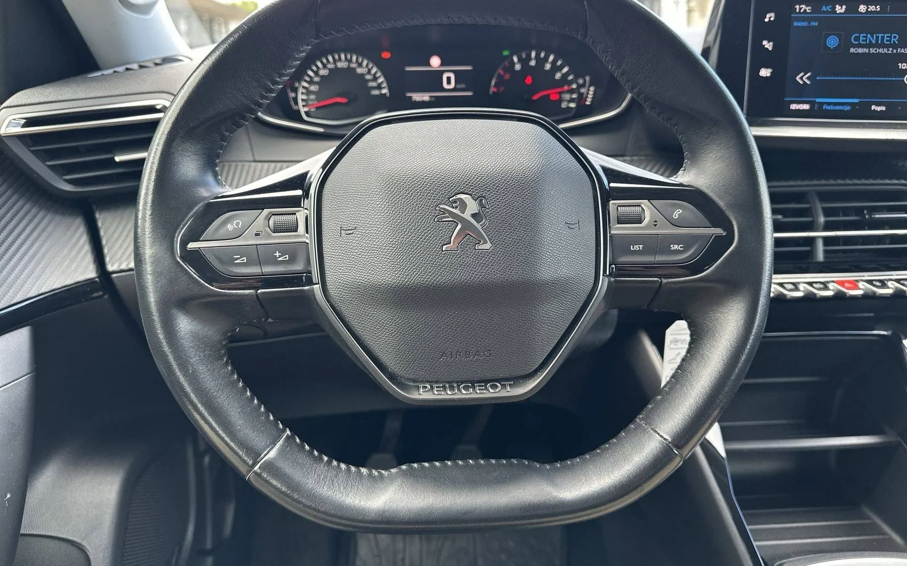 Notranja slika - Peugeot 2008 - 1.2 PureTech 130 S S Active - 14