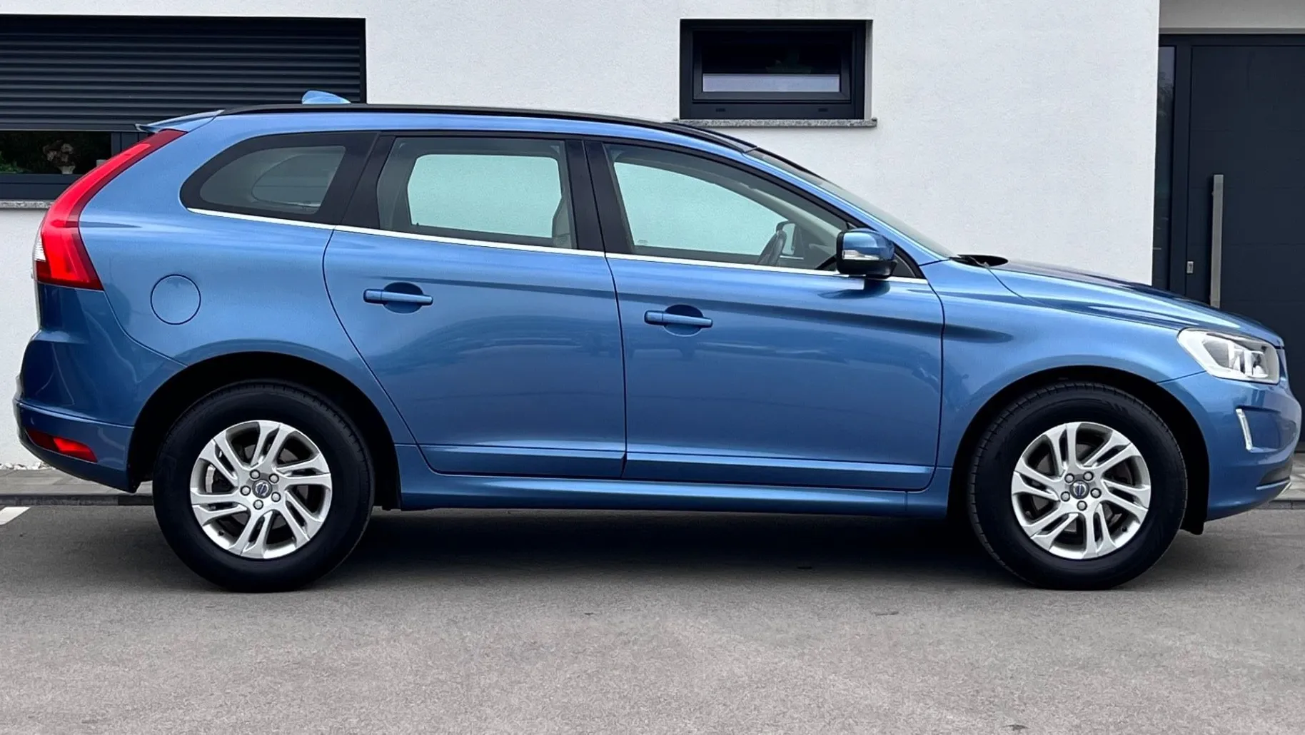 Zunanja slika - Volvo XC60 - D3+SLO+1.LAST+SAMO 104.475km++R.KAMERA - 4
