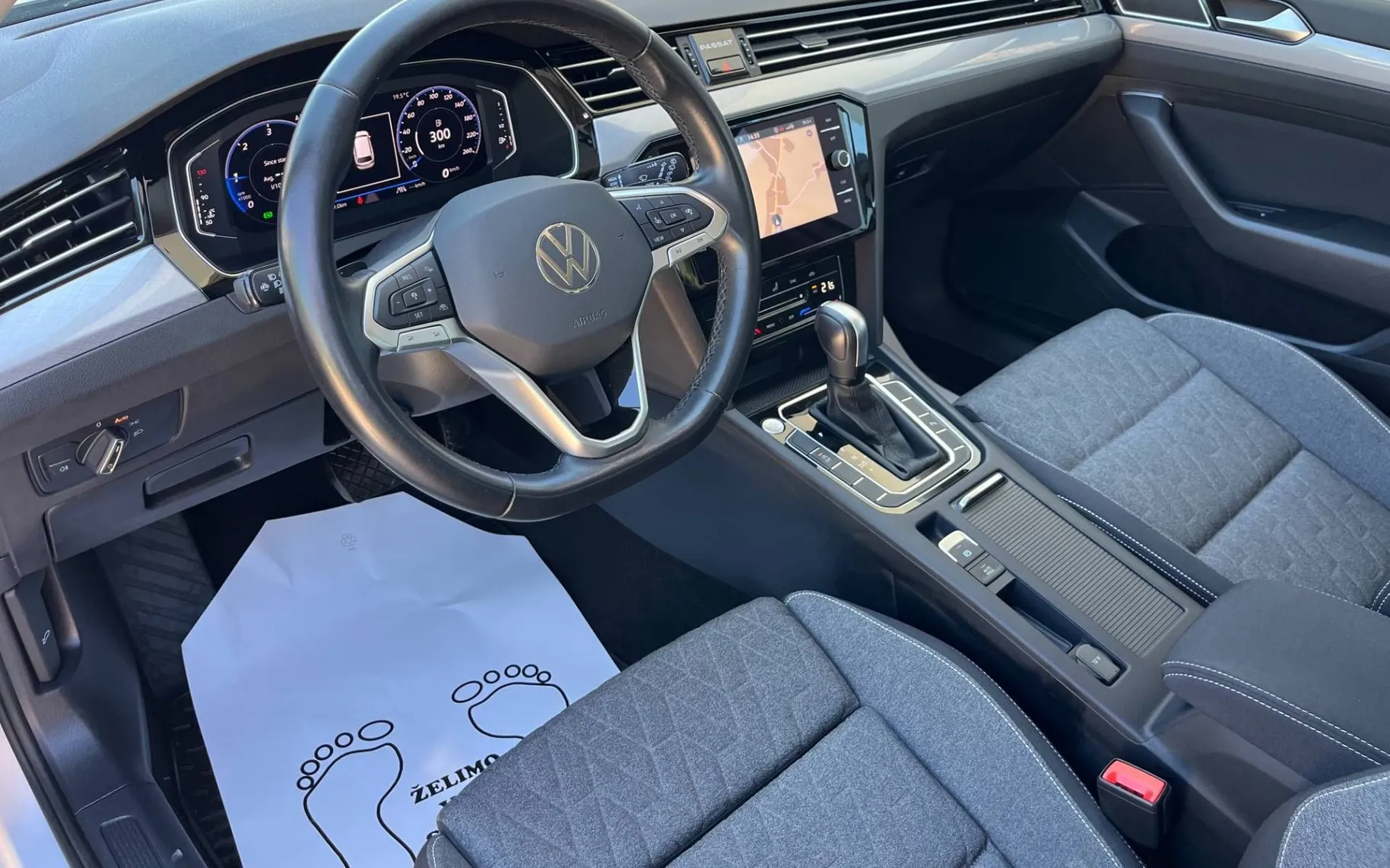 Notranja slika - Volkswagen Passat Variant - 2.0 TDI BMT  DSG-SLO-1 LASTNIK-VIRTUAL-LED-RADAR.. - 9