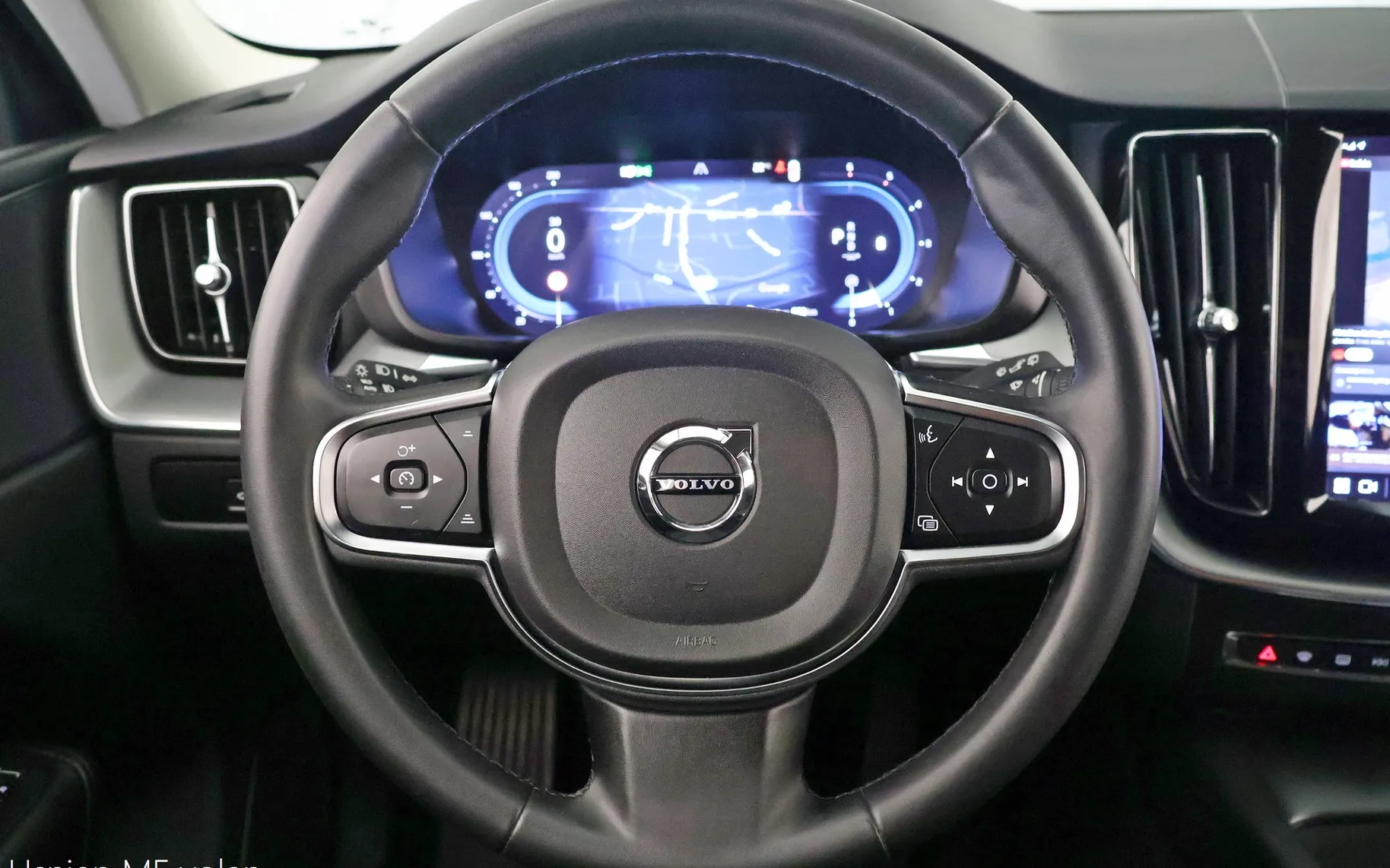 Zunanja slika - Volvo XC60 - B4D 2.0d AWD Geartronic Core 197KM - 8