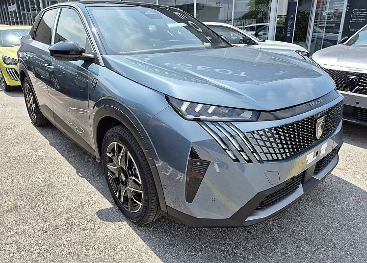 Zunanja slika - Peugeot 3008 - GT Hibrid 145 €6.4 - 1