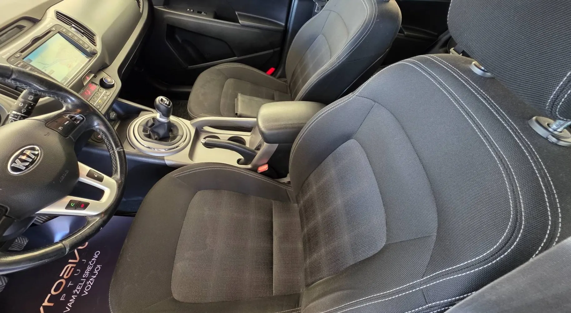 Notranja slika - KIA Sportage - 2WD 1.7 CRDi Brez pologa do 7 let-Slov.poreklo - 11