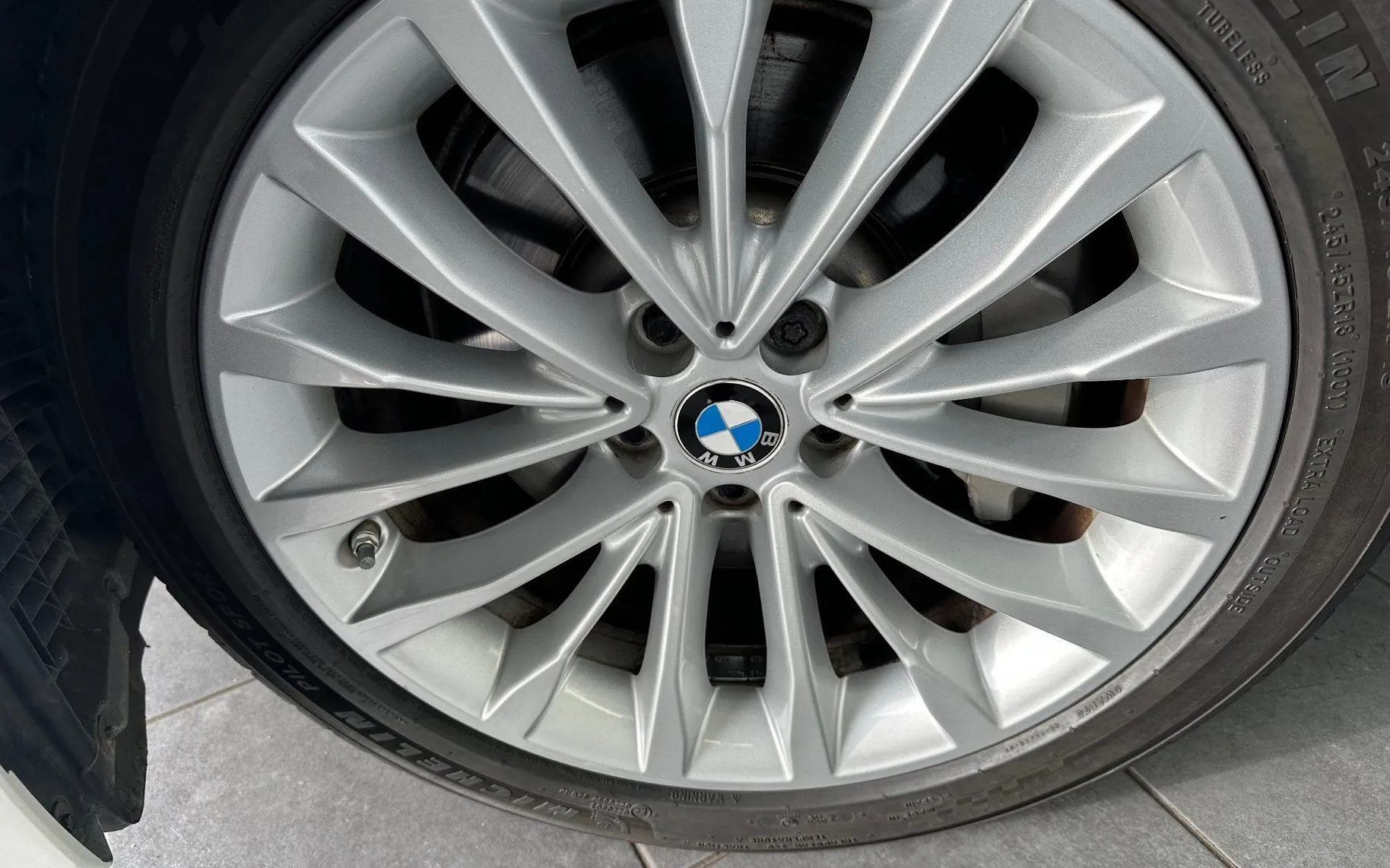Zunanja slika - BMW 5 Series ActiveHybrid - 530e xDrive LUXURY.KAMERA.NAVI.USNJE.LED.AL - 12