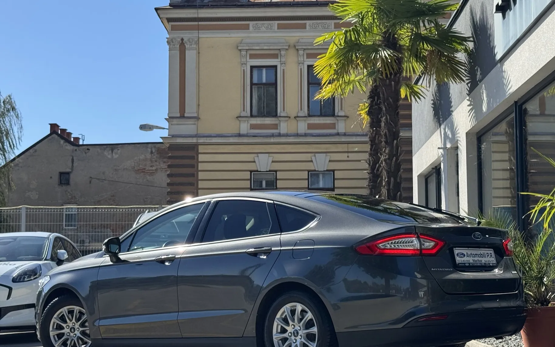 Zunanja slika - Ford Mondeo - 1.5 EcoBoost TREND 1.LASTNIK SLO NAKUP NA OBROKE - 5
