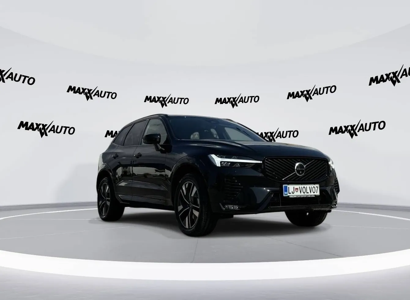 Zunanja slika - Volvo XC60 - B5 P AWD Plus Dark Avt. - 3