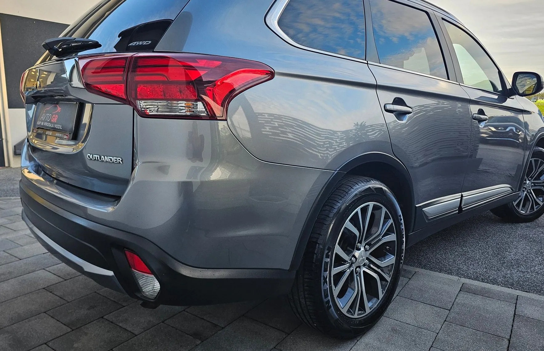 Zunanja slika - Mitsubishi Outlander - 4WD 2.2 DI-D Intense+Le 149.000km-7Sedežov-Odličen - 11
