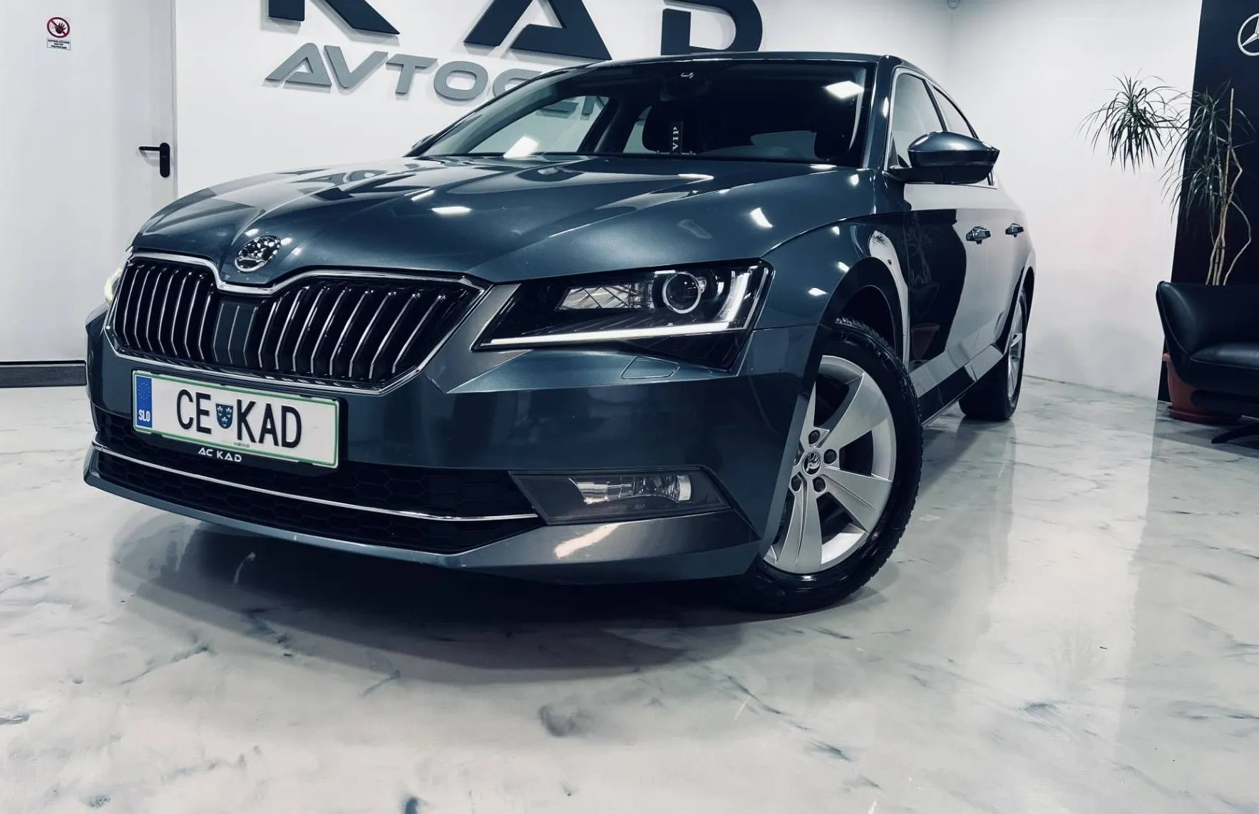 Zunanja slika - Škoda Superb - 2.0 TDI Ambition 110 kW...LIMO... - 1