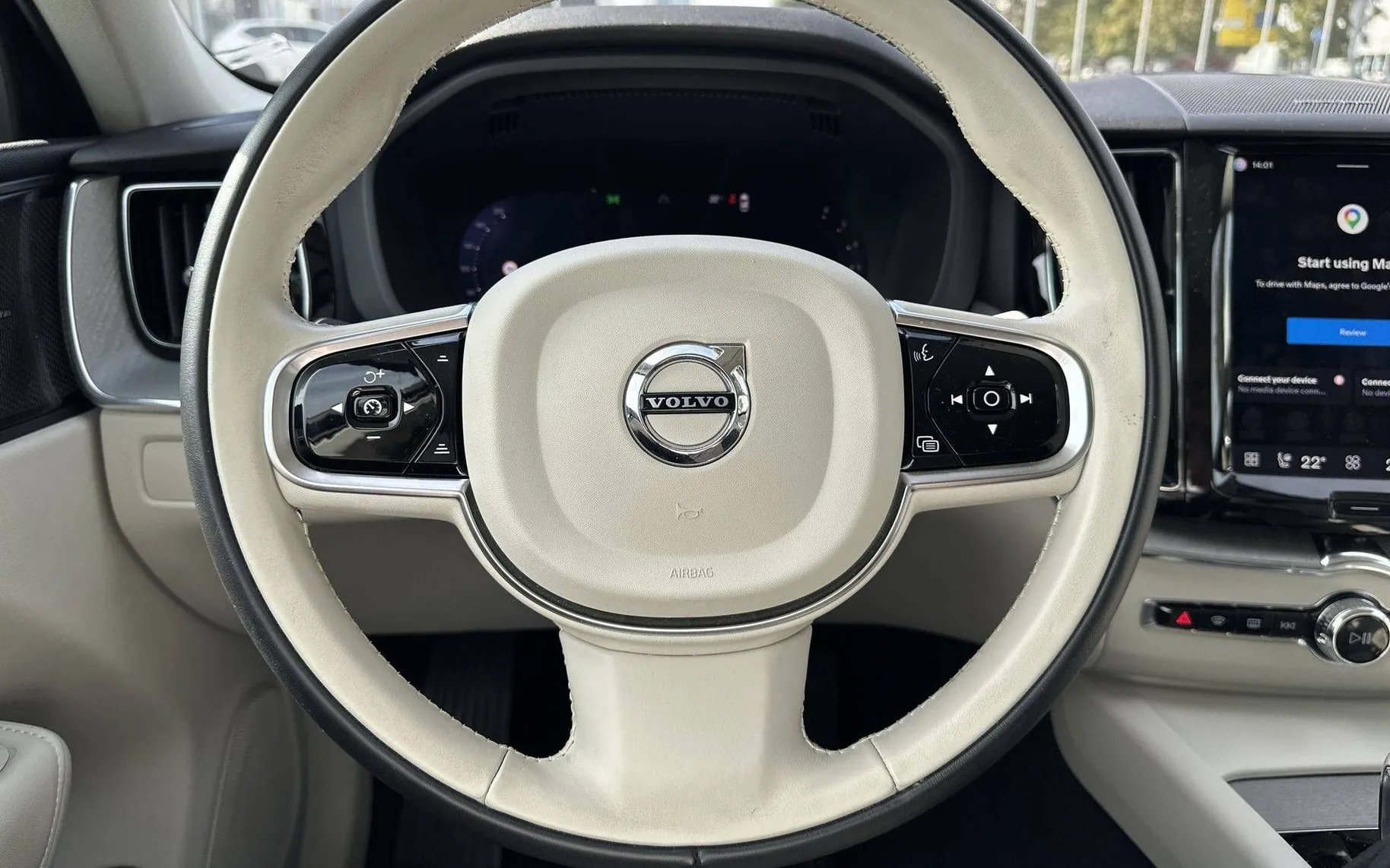 Notranja slika - Volvo XC60 - B4 AWD MILD HYBRID PLUS DARK - 14