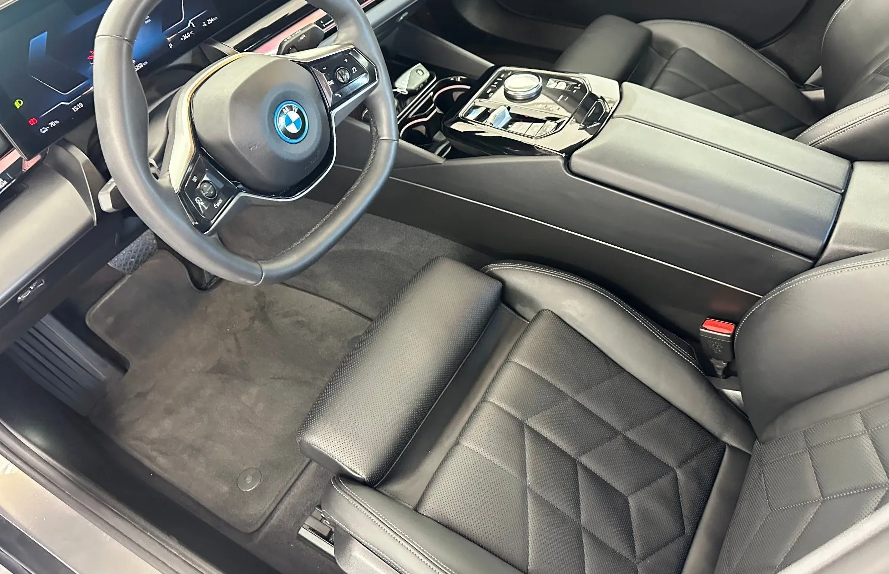 Zunanja slika - BMW i5 - eDrive40.LUKSENBURG.KAMERA.USNJE.LED-subvencija - 5