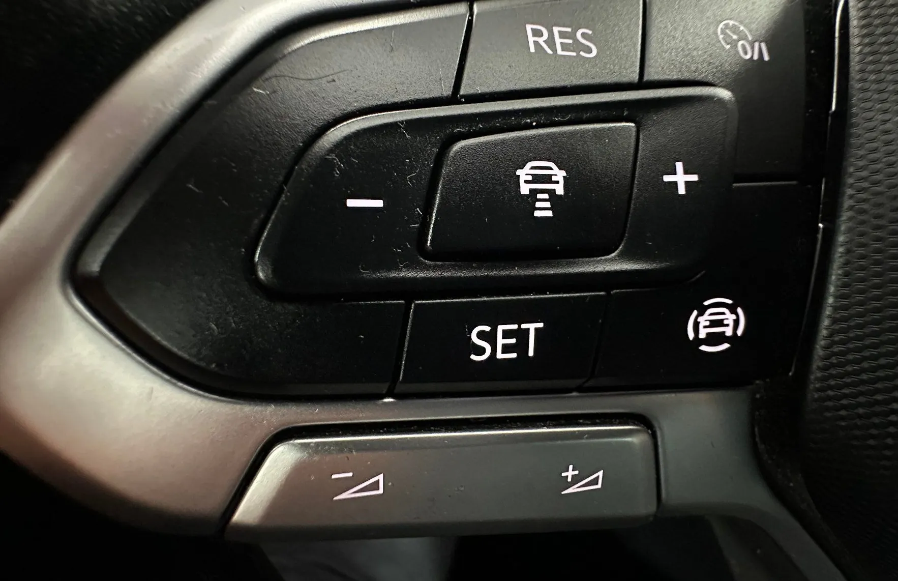 Zunanja slika - Volkswagen Tiguan - 2.0 TDI 110kW.NEMŠKI+4ALU.NAVI.AUT.GRET.SED.LED - 11