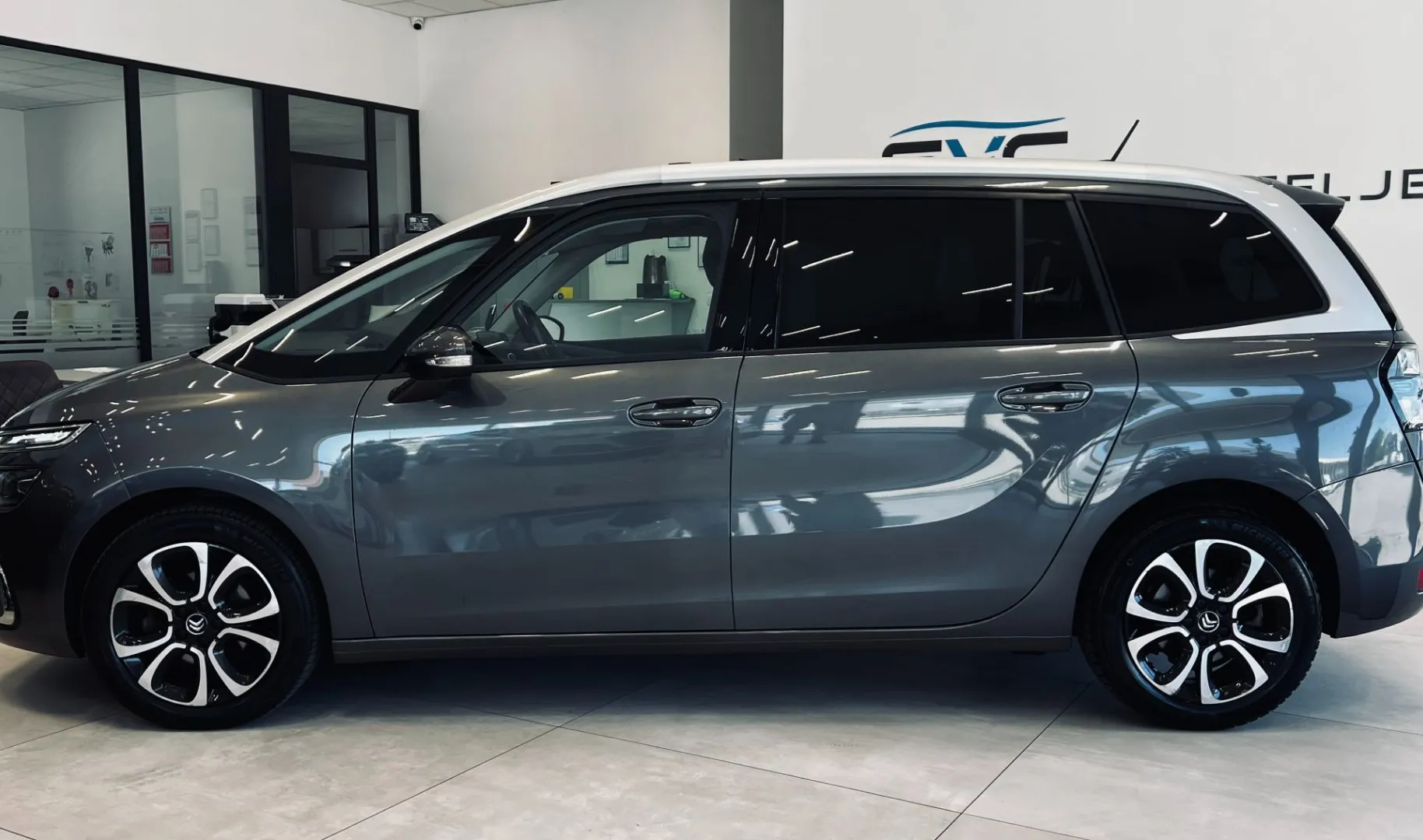 Zunanja slika - Citroën C4 - PURETECH 13 EAT8 SHINE PACK - 3