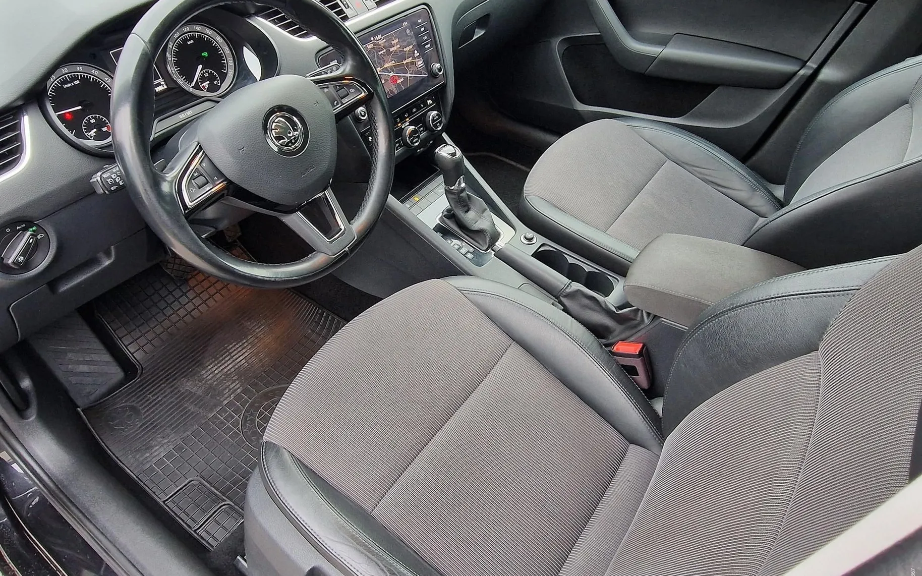 Zunanja slika - Škoda Octavia - 2.0TDI-DSG-LED-NAVI-2XPDC-NA OBROKE TUJCI ZAČASNA. - 5