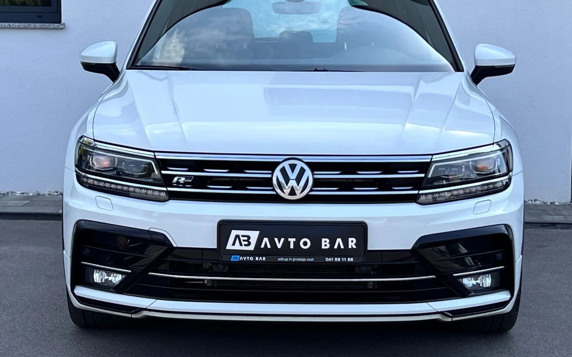 Zunanja slika - Volkswagen Tiguan - 2.0 TDI R-Line+4MOTION+ACC+4MOTION+KLJUKA+KAMERA.. - 2